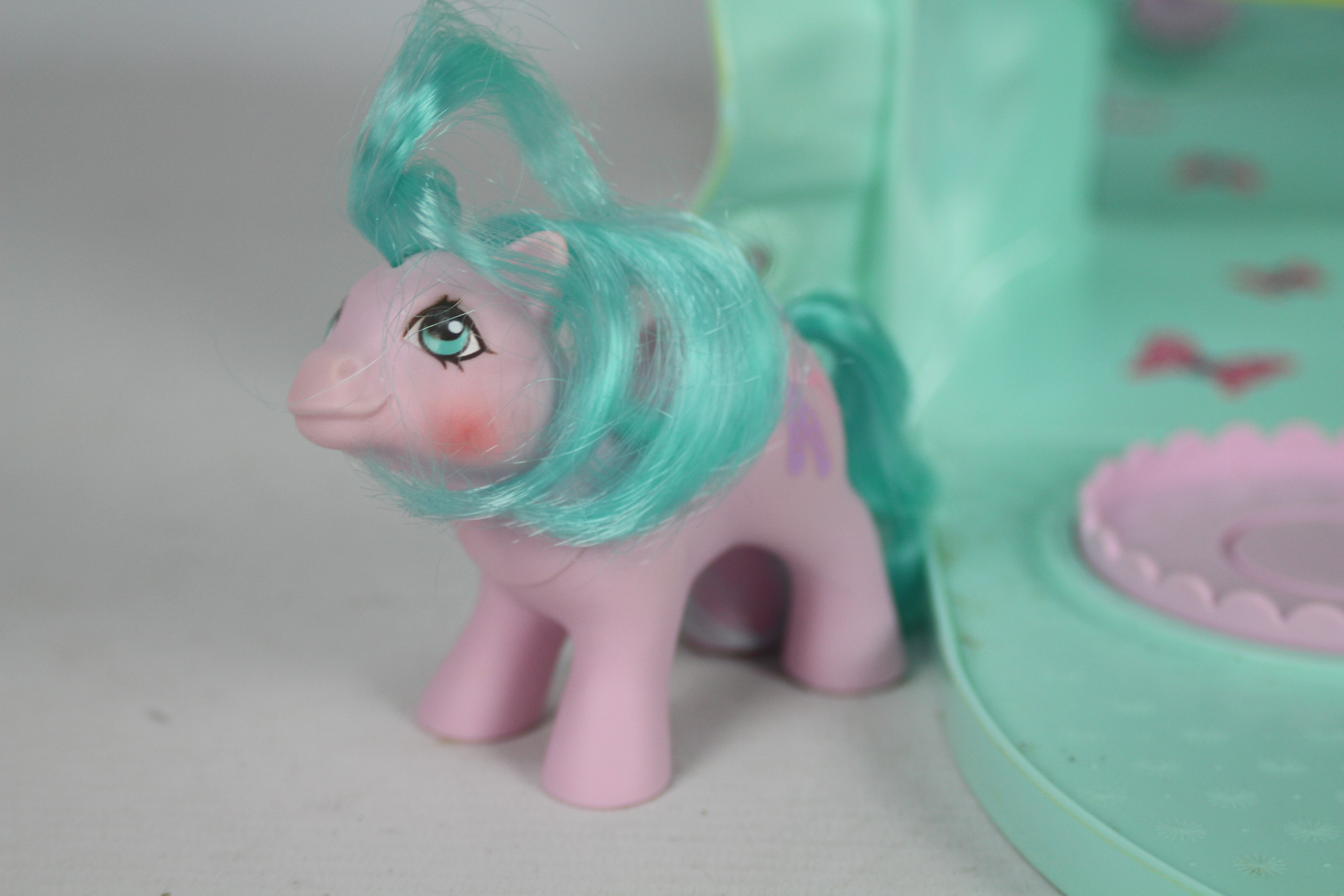 My Little Pony, Hasbro - A boxed G1 My Little Pony 'Baby Bonnet Scholl of Dance' playset. - Image 3 of 5