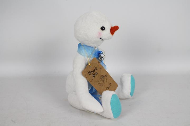 Bearmore Bears - A hand made fully jointed Snowman by Bearmore Bears. - Image 2 of 4