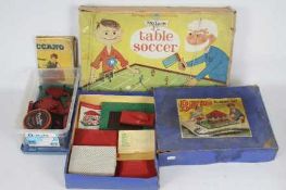 Bayko - Meccano - Relum - A collection of vintage toys, a boxed Bayko building set No.