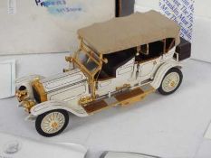 Franklin Mint - A boxed 1:24 scale 1911 Rolls Royce Tourer by Franklin Mint .