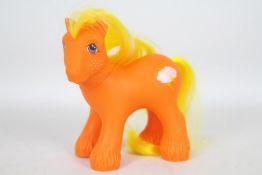 My Little Pony, Hasbro - A scarce and loose My Little Pony G1 Year 6 Pony 'Mountain Boy Lightning'.