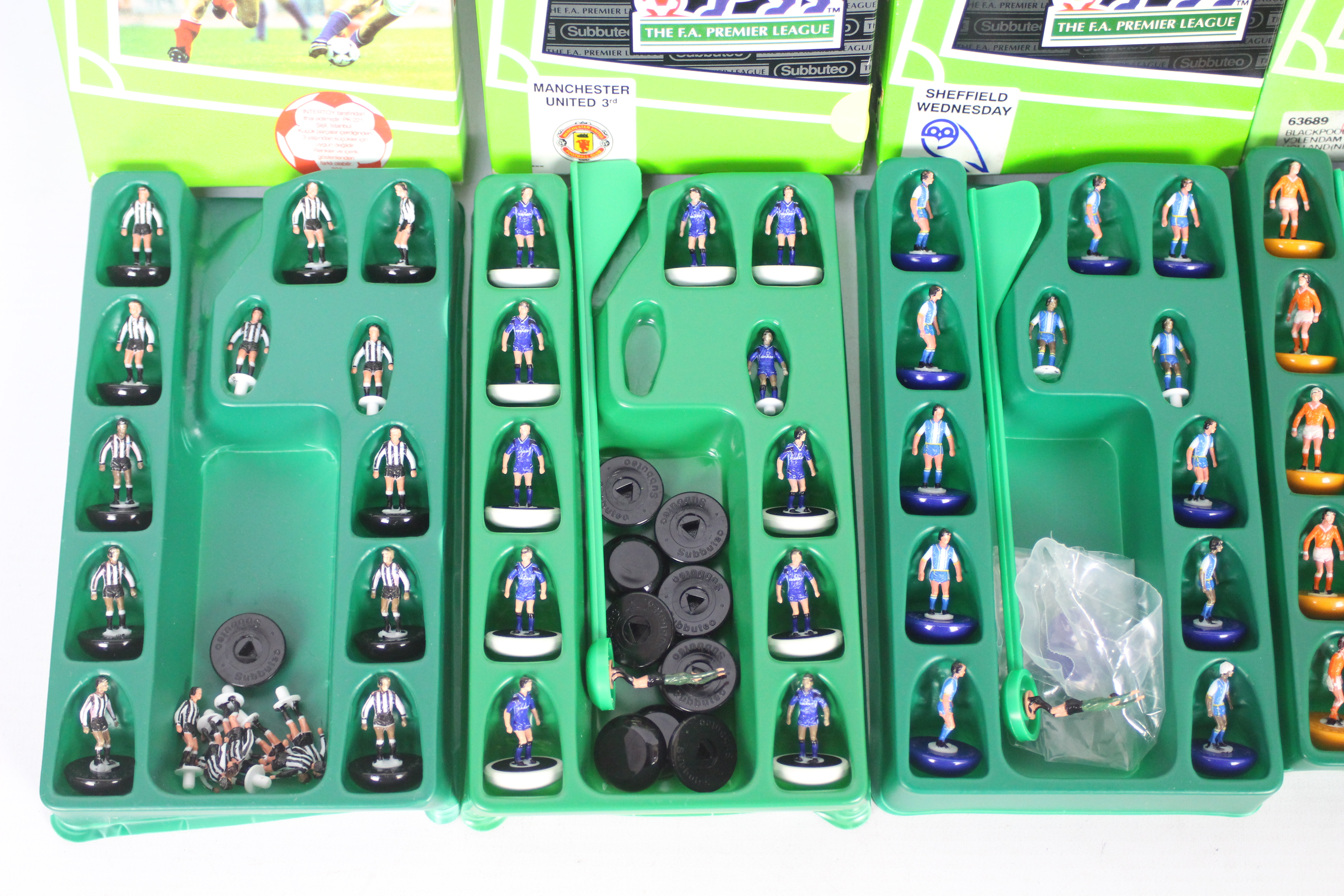 Subbuteo, Subbuteo Zeugo - Five boxed Subbuteo Lightweight teams. - Image 2 of 3