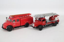Signature Series - 2 x unboxed Fire Engi