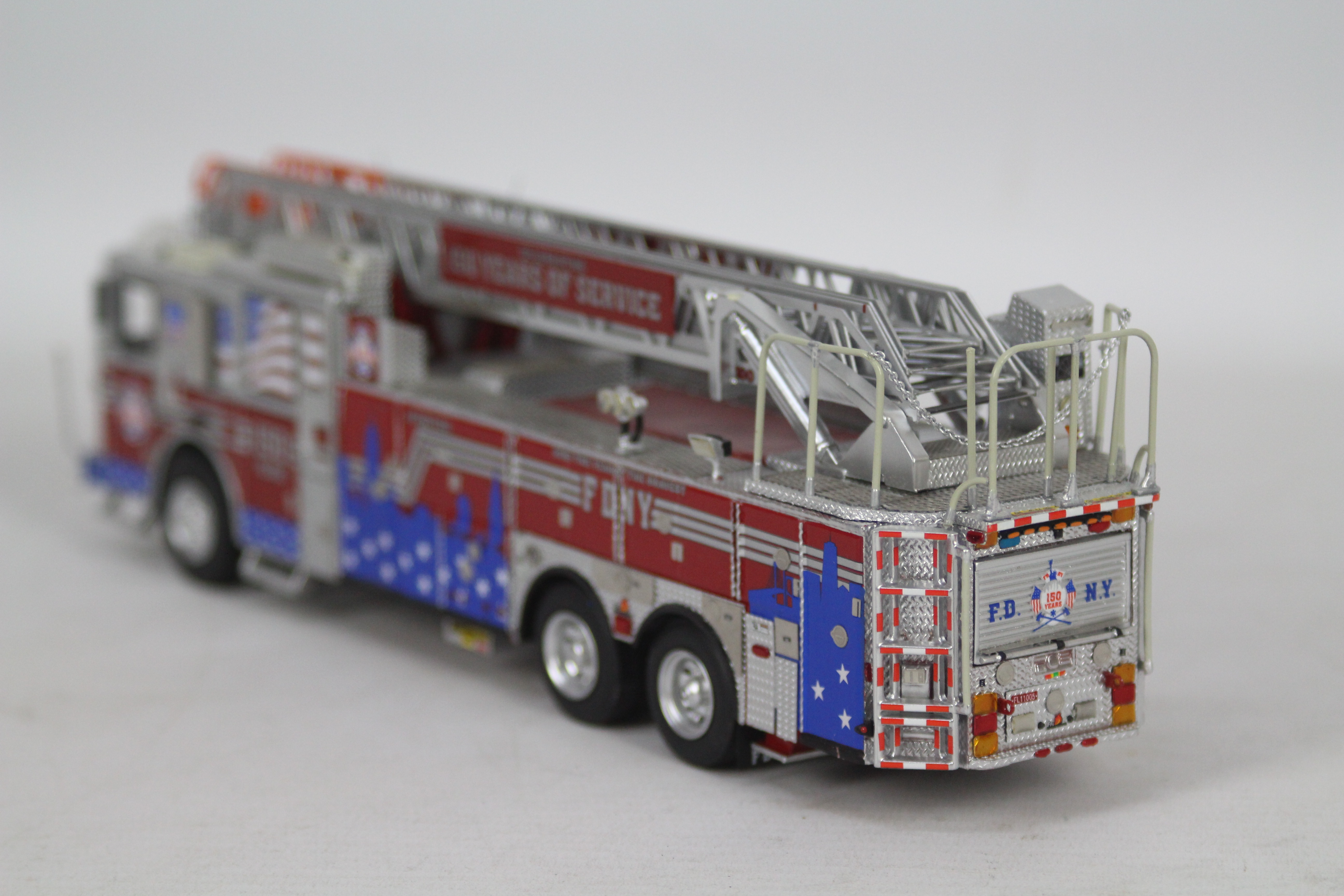 Fire Replicas - An unboxed limited editi - Image 4 of 5