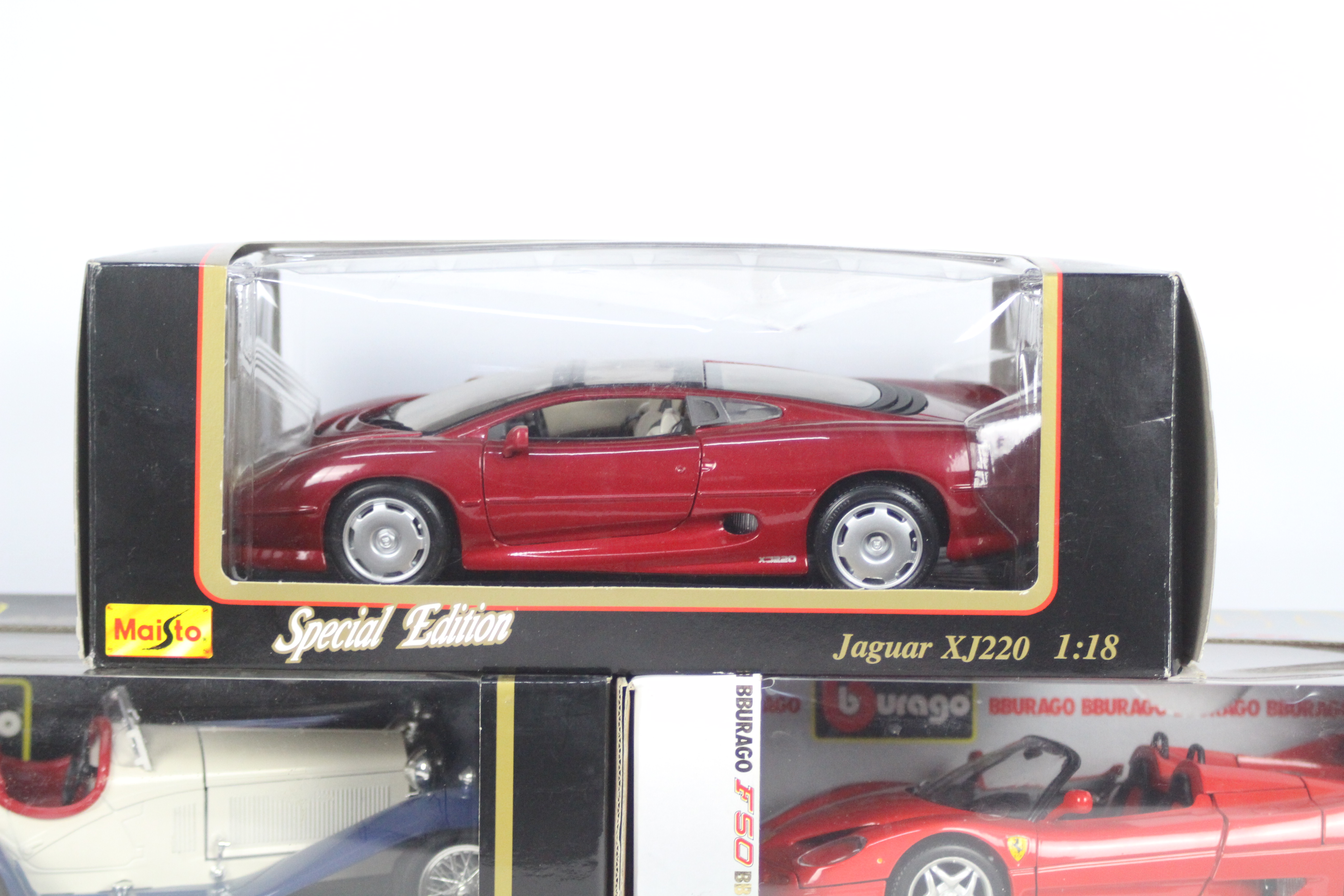 Maisto, Bburago - Three boxed 1:18 scale - Image 2 of 4