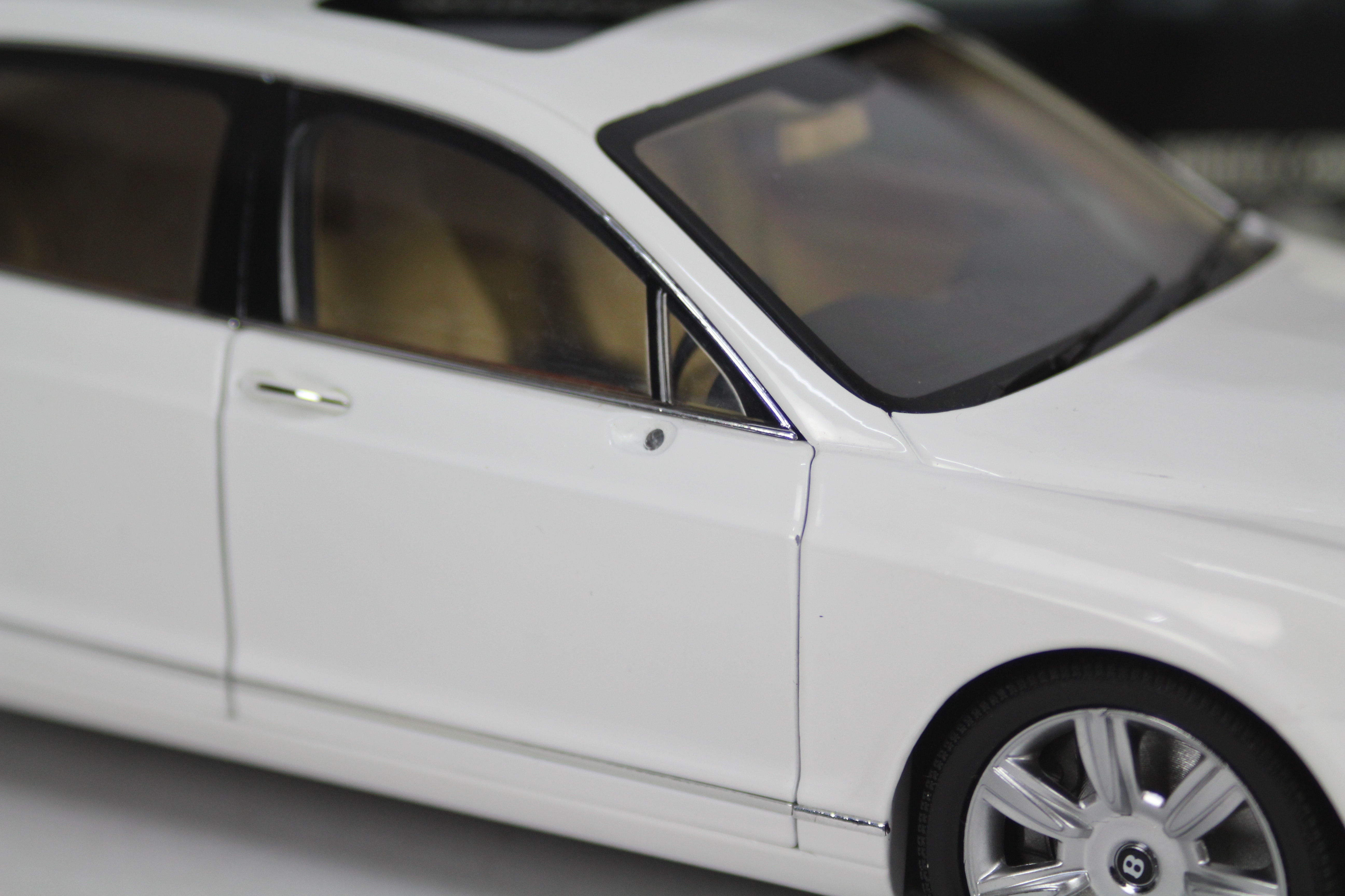 Minichamps - A boxed 1:18 scale Bentley - Image 6 of 6