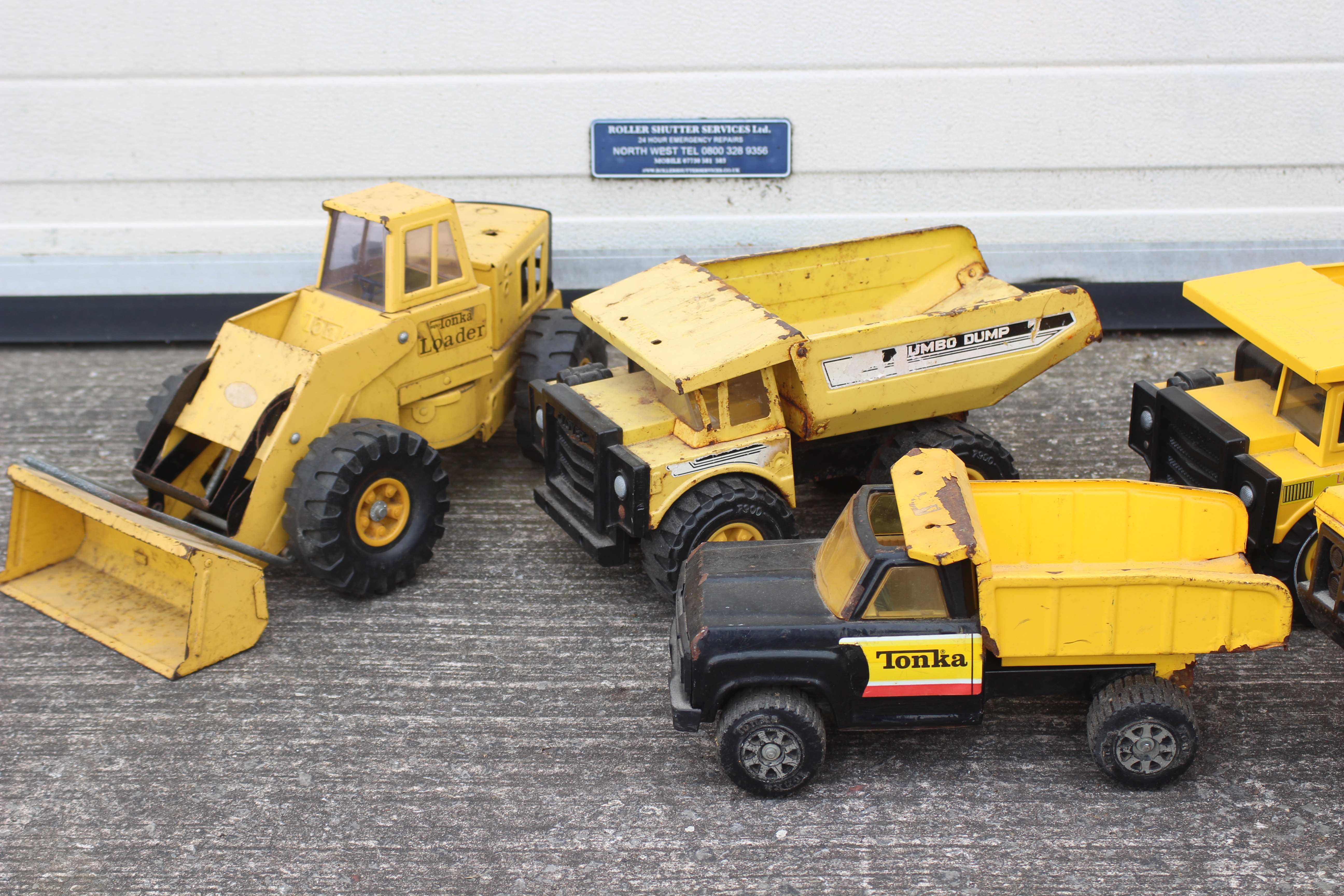 Tonka - Matchbox - Clover - 5 x large vintage Tonka construction vehicles including a Mighty Loader, - Image 2 of 4