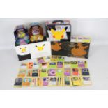 Pokemon - A collection of items including approx 260 loose cards,