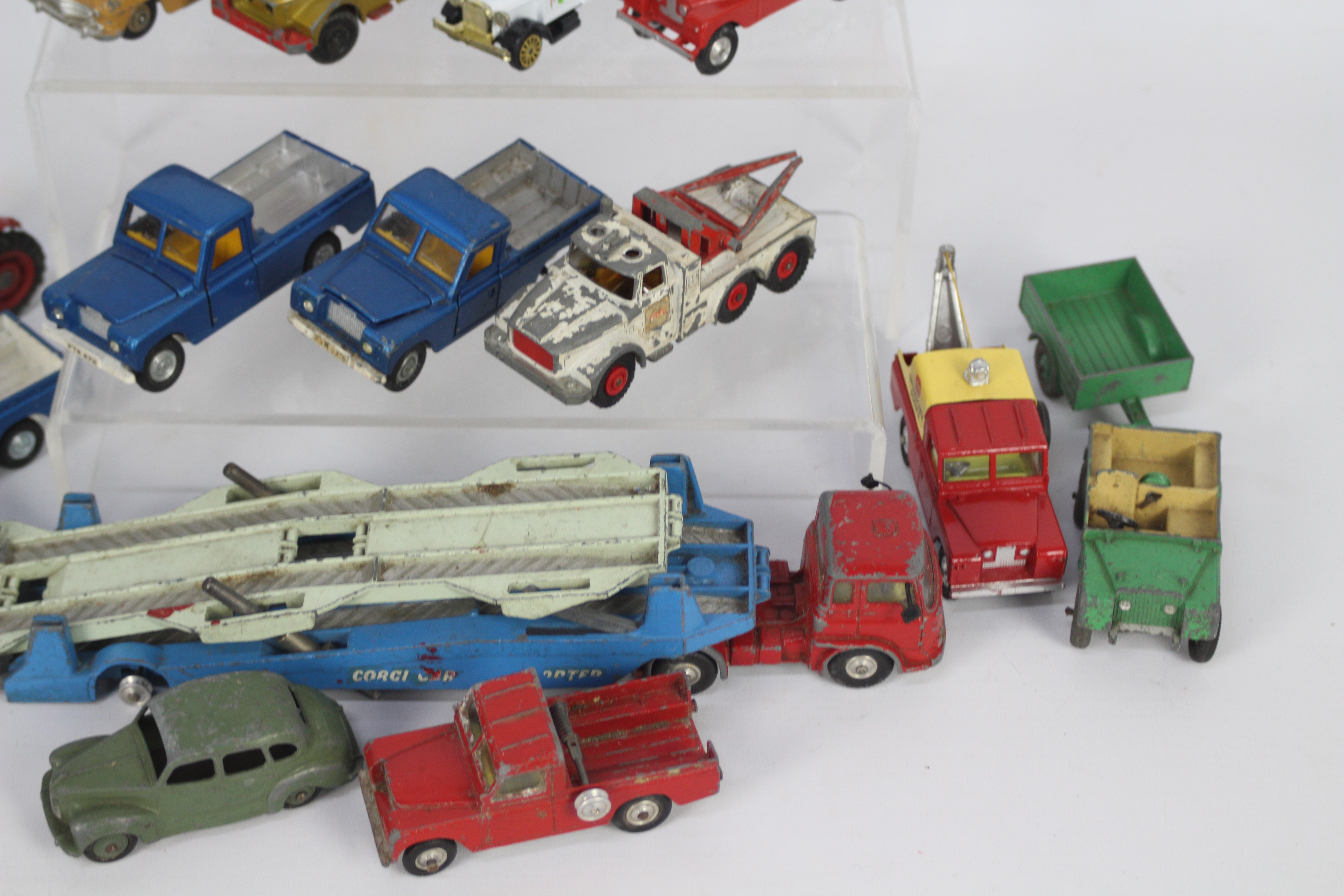 Corgi - Spot-On - Dinky - 15 x unboxed vehicles including # 258 Spot-On RAC Land Rover, - Image 4 of 4
