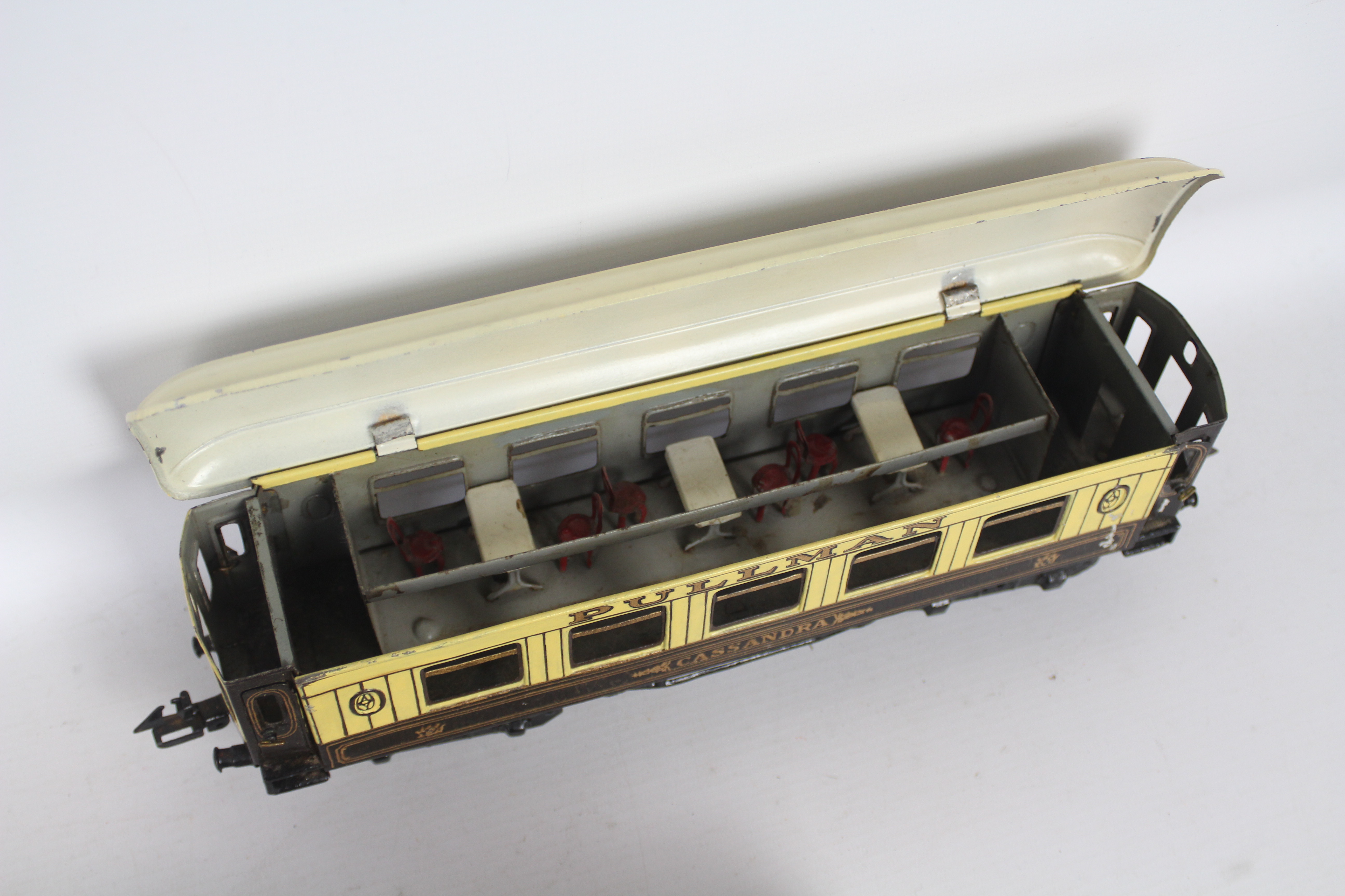 Hornby - A collection of 7 x items of O gauge rolling stock including a Pullman coach, - Image 2 of 4