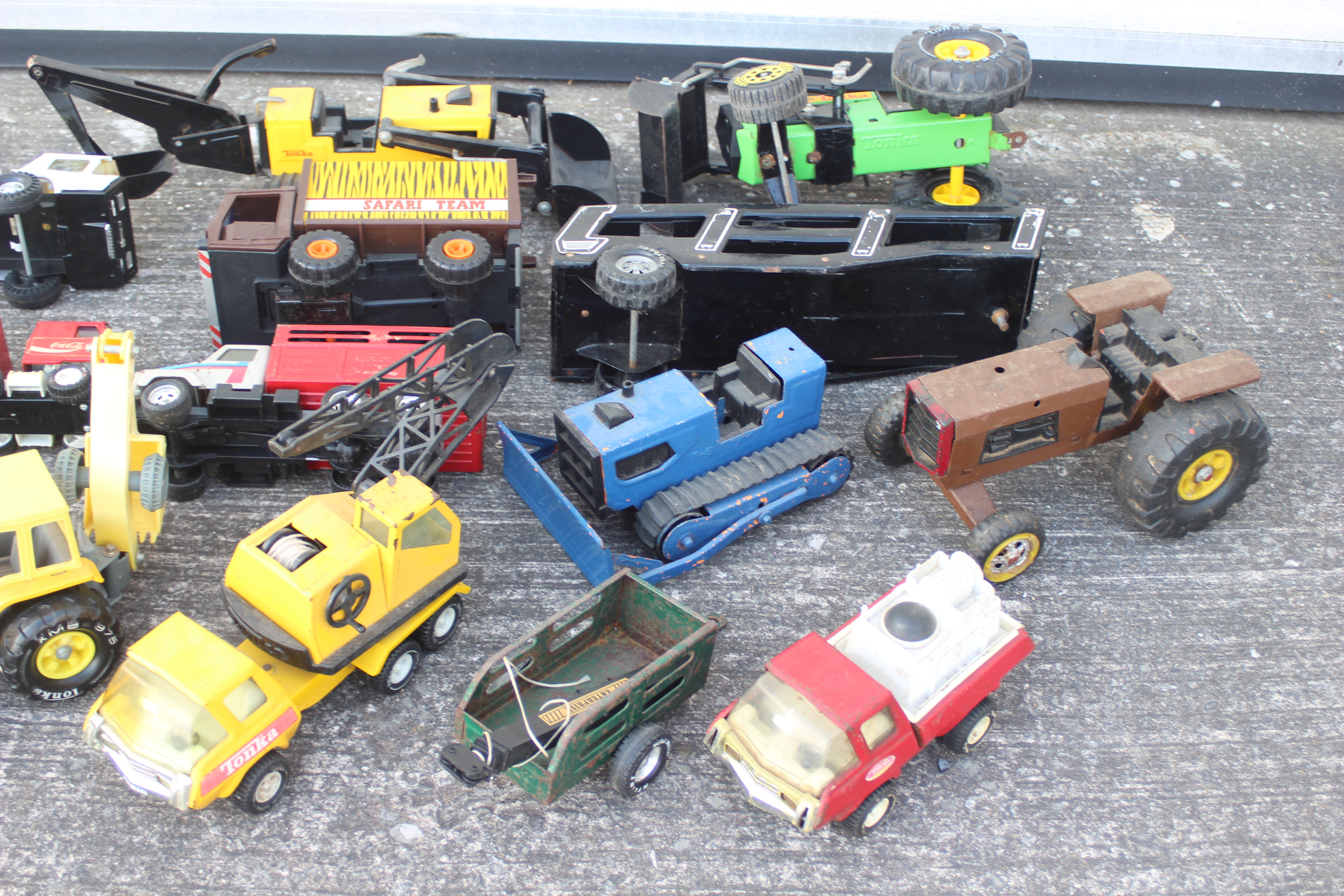 Tonka - Buddy L - 12 x vintage pressed steel trucks and tractors and two trailers. - Image 5 of 5