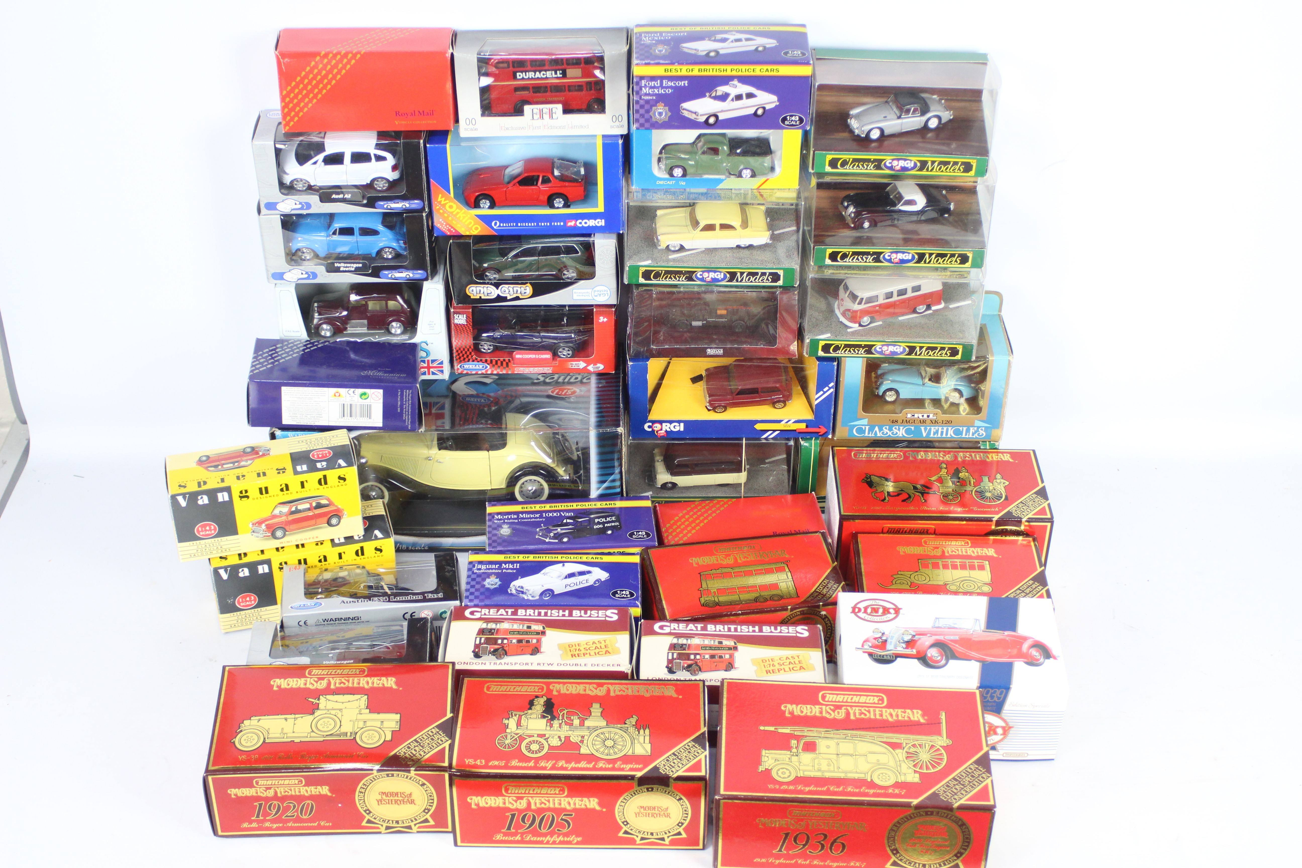 Solido - Trax - Welly - Corgi - Matchbox - 37 x boxed models in several scales including Trax #