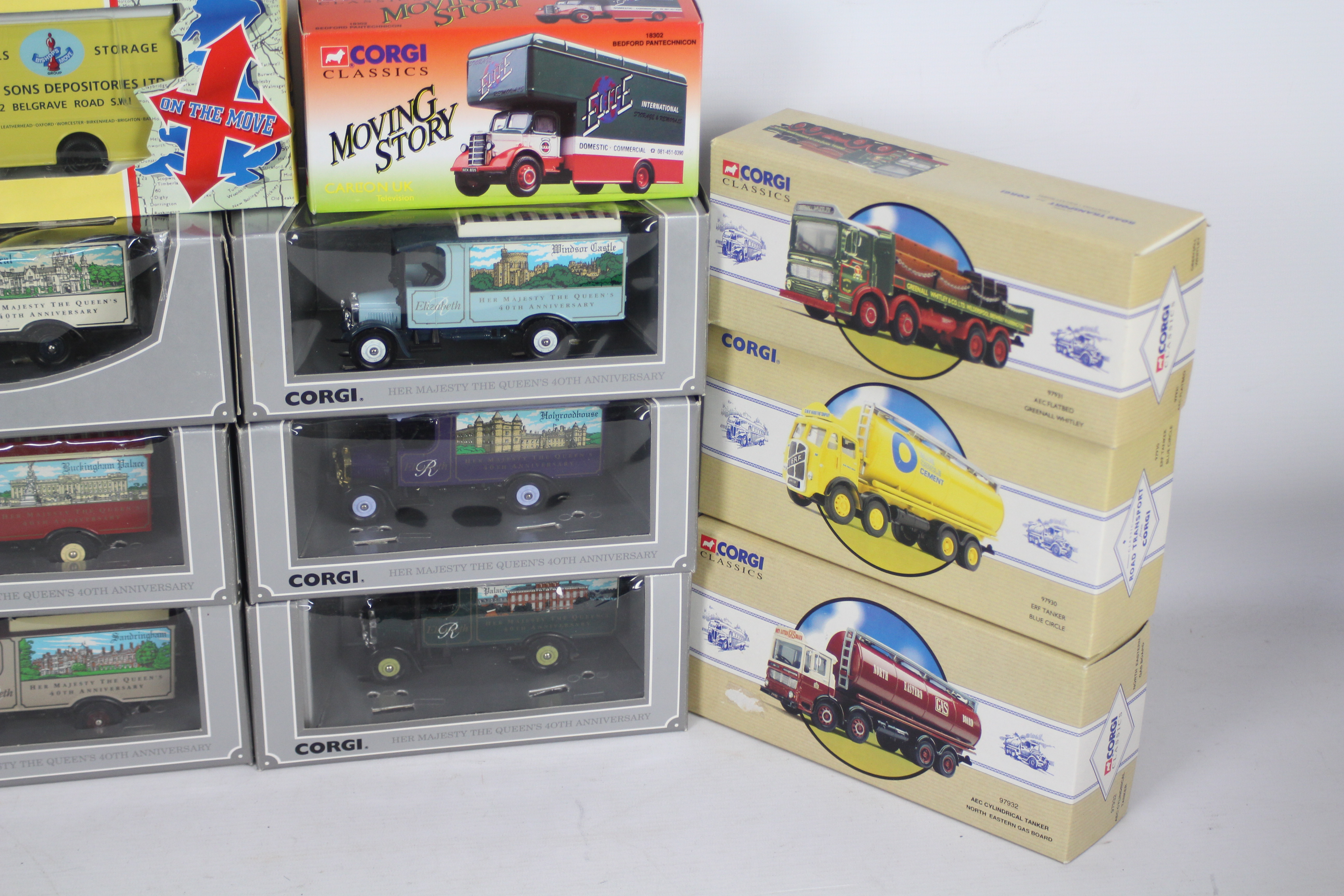 Corgi - 14 boxed diecast model vehicles from various Corgi ranges. - Image 4 of 4