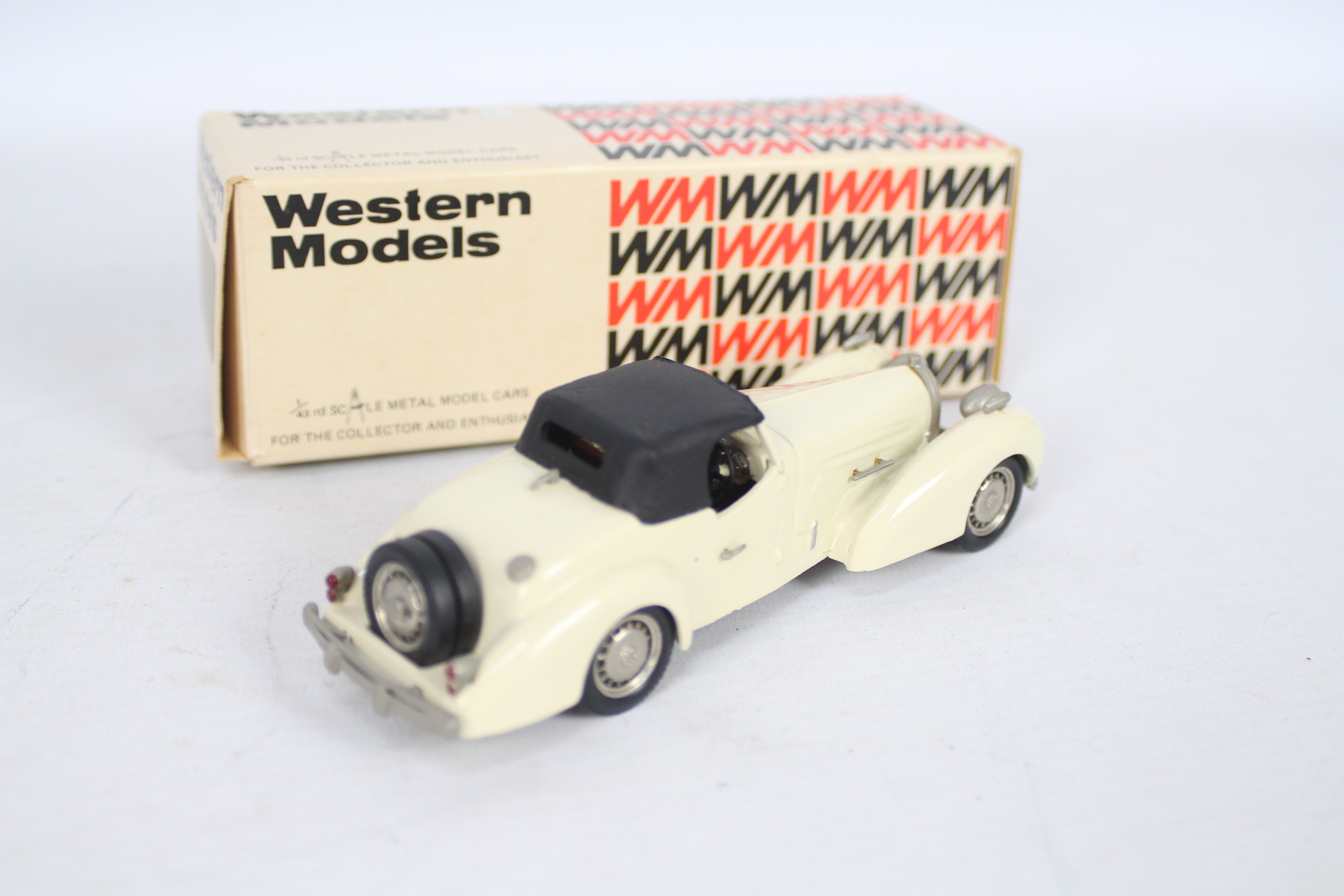 Western Models - A boxed 1:43 scale white metal model 1935 Bugatti T46 5.3 litre roadster # WMS16. - Image 3 of 3