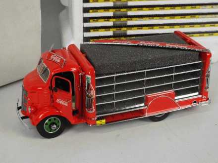 Danbury Mint - A boxed 1:24 scale #127-002 'Replica of the 1938 Coca Cola Delivery Truck' by - Image 3 of 4