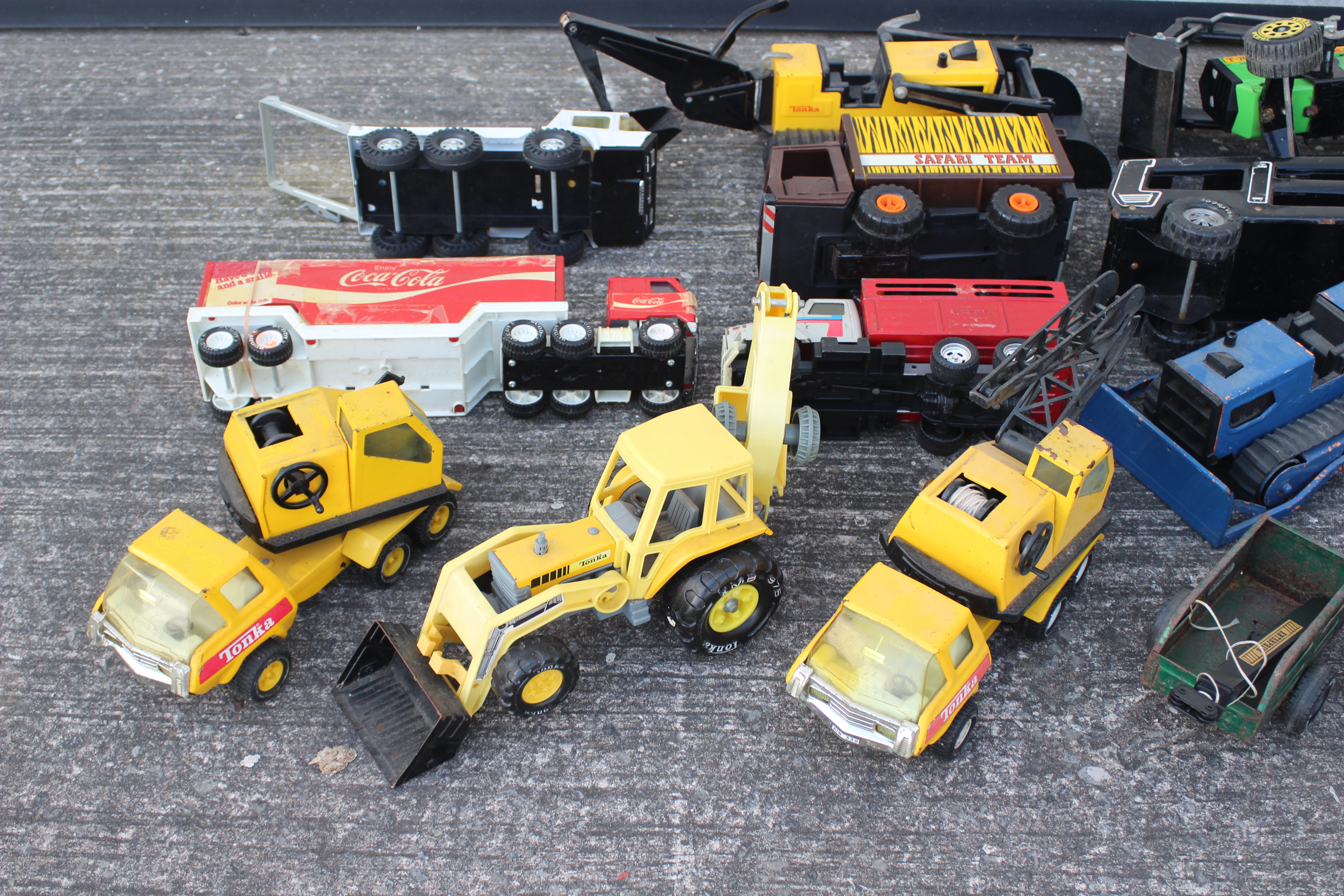 Tonka - Buddy L - 12 x vintage pressed steel trucks and tractors and two trailers. - Image 4 of 5