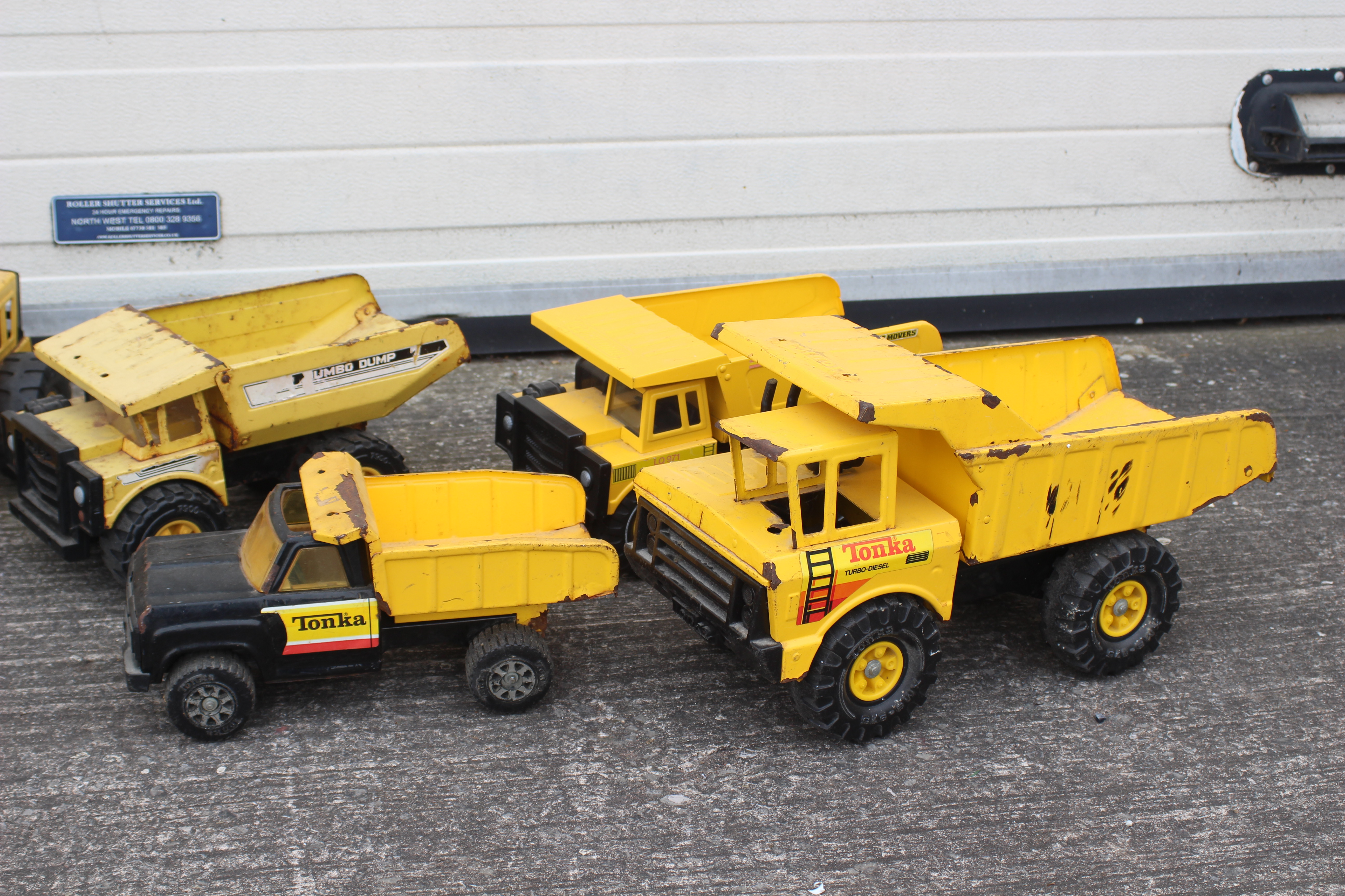 Tonka - Matchbox - Clover - 5 x large vintage Tonka construction vehicles including a Mighty Loader, - Image 3 of 4