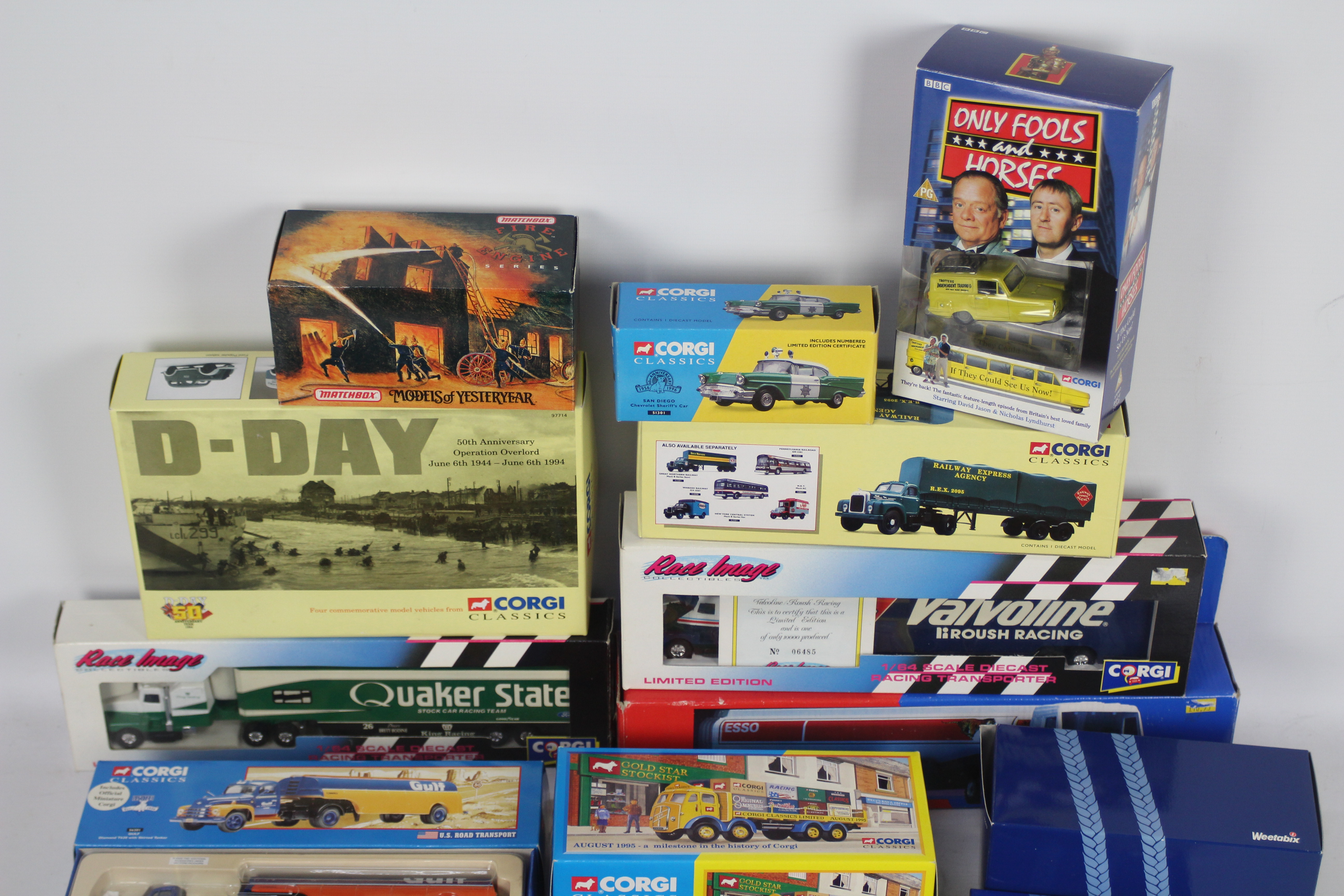 Corgi, Matchbox, Other - A collection of 15 boxed diecast vehicles in a variety of scales. - Image 2 of 3