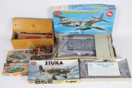 Airfix - Revell - Crescent - Nicoltoys - A collection of plastic and metal soldiers,