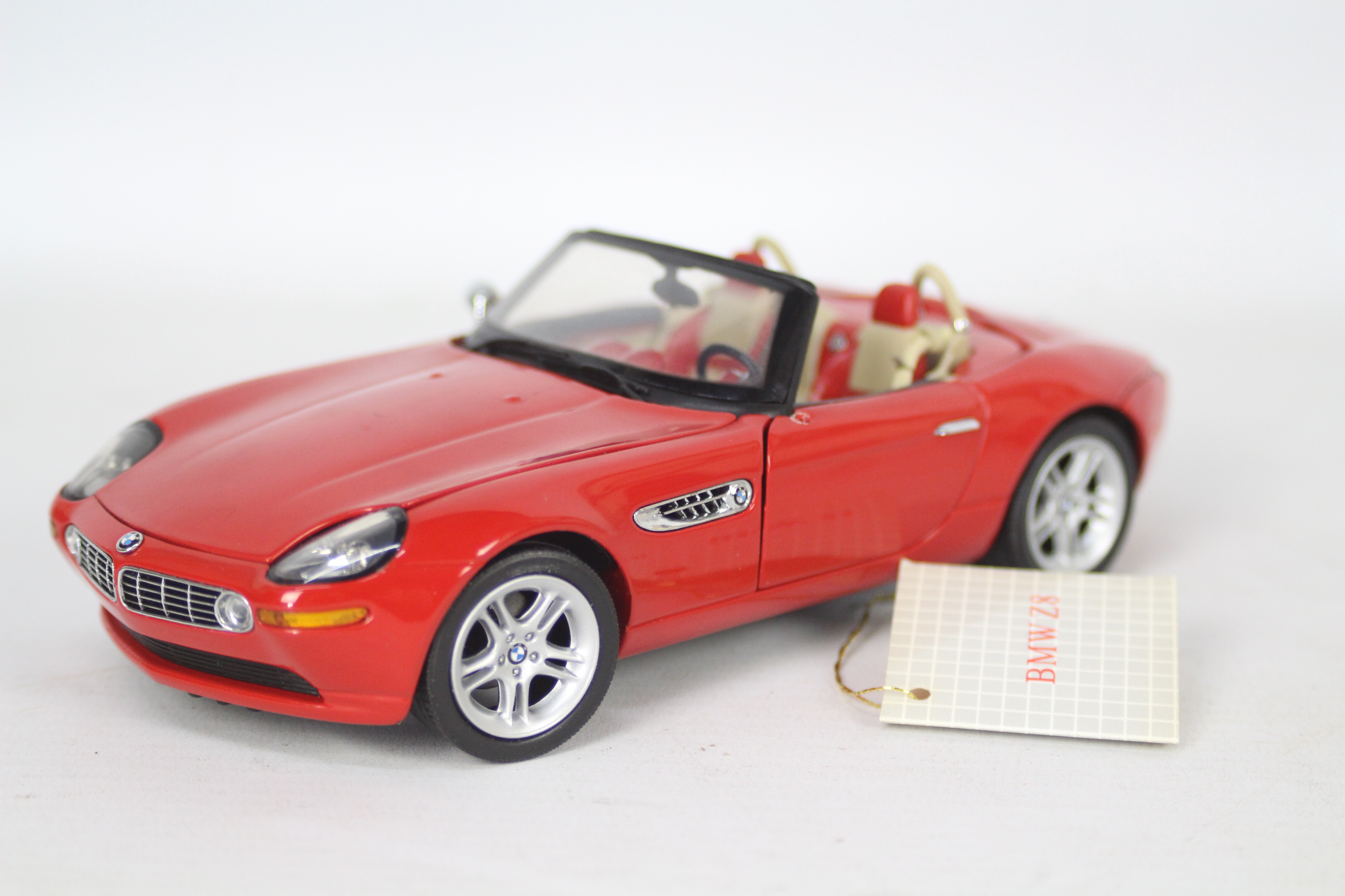 Franklin Mint - A boxed 1:24 scale BMW Z8 by Franklin Mint. - Image 2 of 6