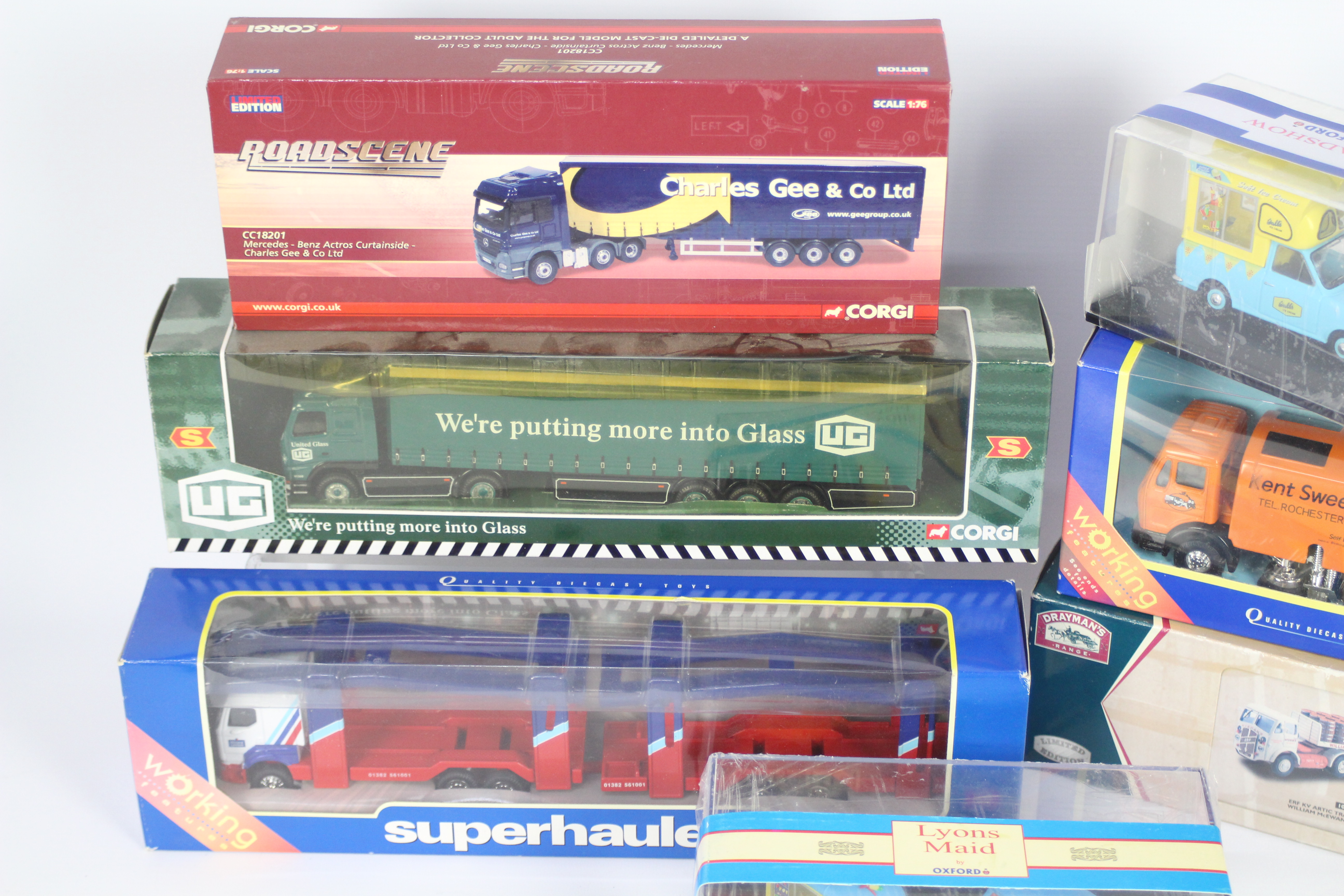 Corgi - Oxford - 7 x boxed models in various scales including a limited edition Mercedes Benz - Image 2 of 3