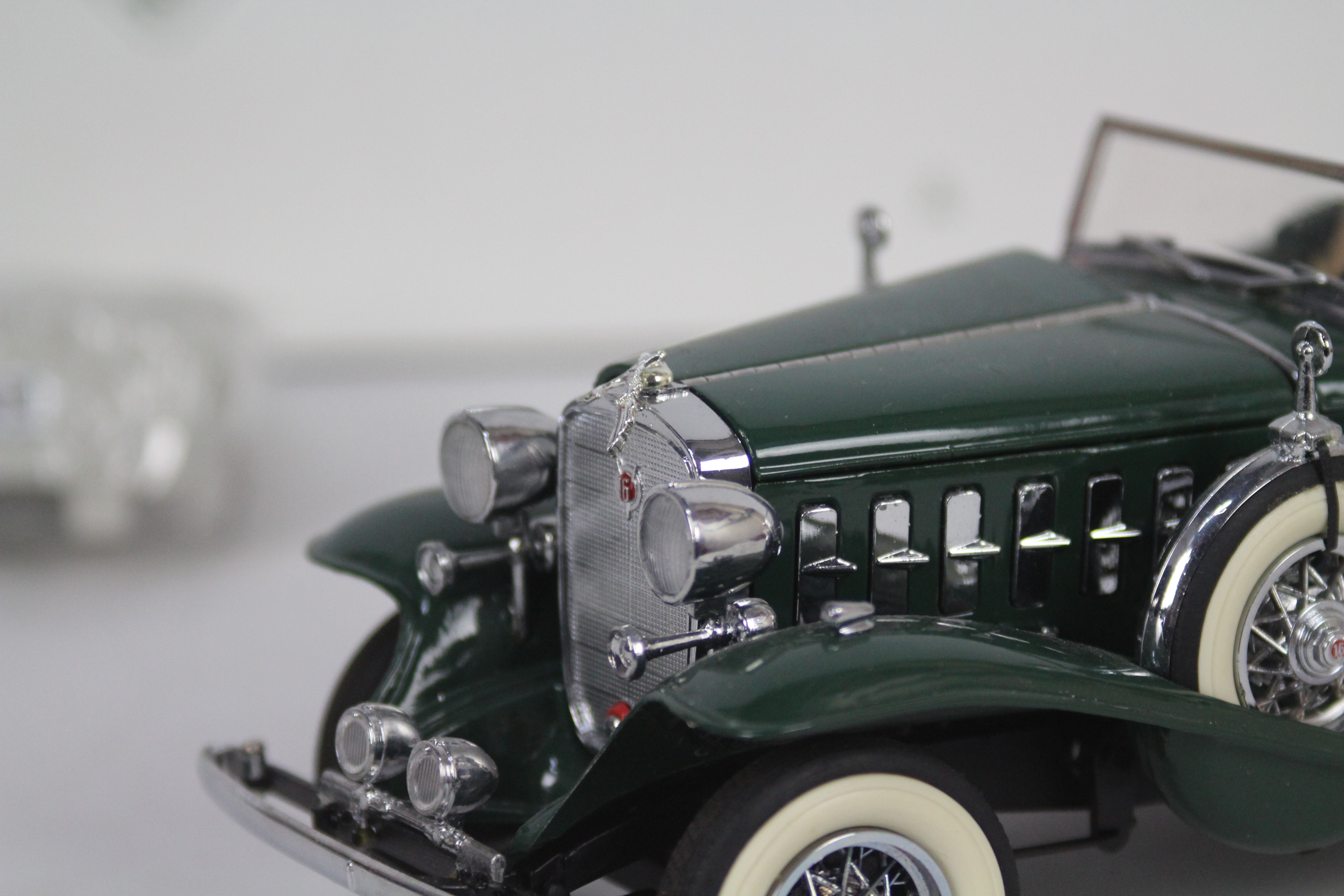 Danbury Mint - A boxed Danbury Mint diecast 1:24 scale 1932 Cadillac V-16 Sport Phaeton.. - Image 3 of 5