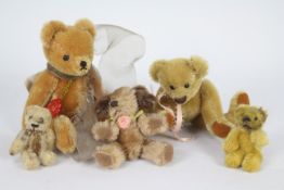 Hermann Bear, Others - A family of miniature bears.