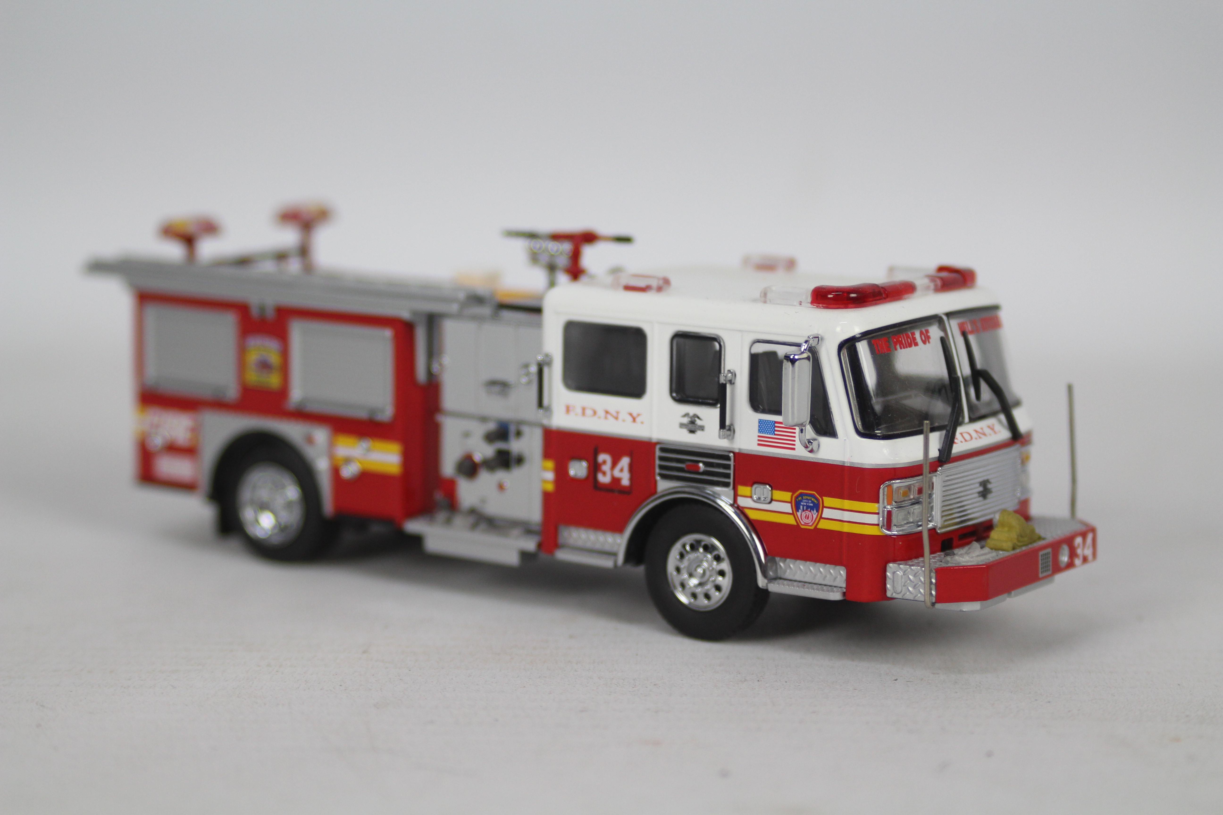 Code 3 Collectibles - A boxed limited edition 2002 Seagrave 1000 gpm Pumper in 1/64 scale in FDNY - Image 2 of 5