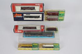 Lima, Minitrix - A boxed rake of 9 N gauge passenger and freight rolling stock.
