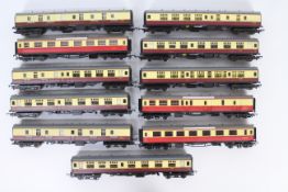 Hornby - A rake of 11 unboxed OO gauge BR Crimson and Cream passenger coaches by Hornby.