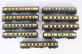 Bachmann, Mainline - A rake of 9 unboxed OO gauge passenger coaches in Chocolate and Cream liveries.