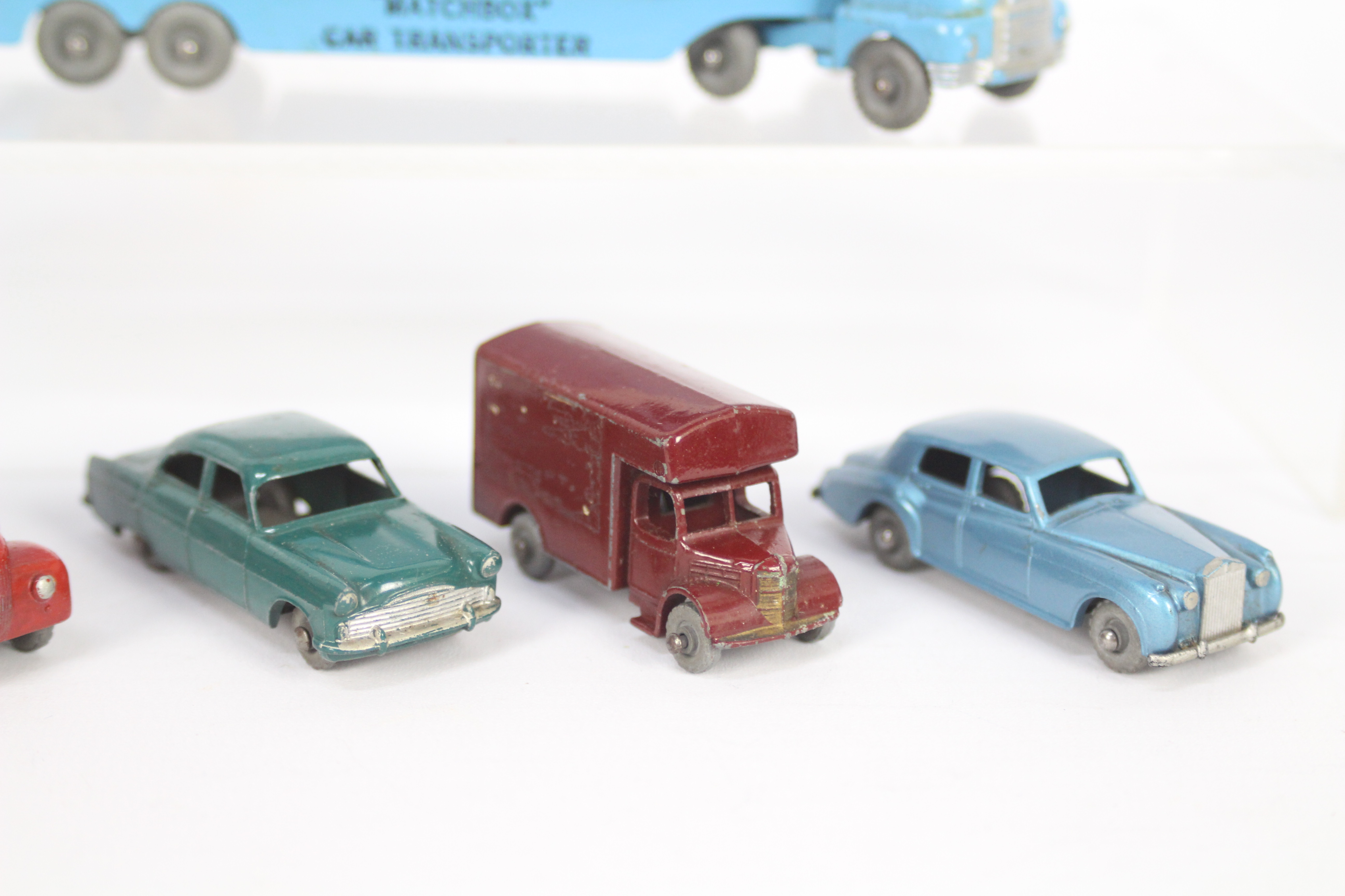 Matchbox - A collection of 5 x unboxed Matchbox vehicles including # 2 Bedford Car Transporter, - Image 3 of 4