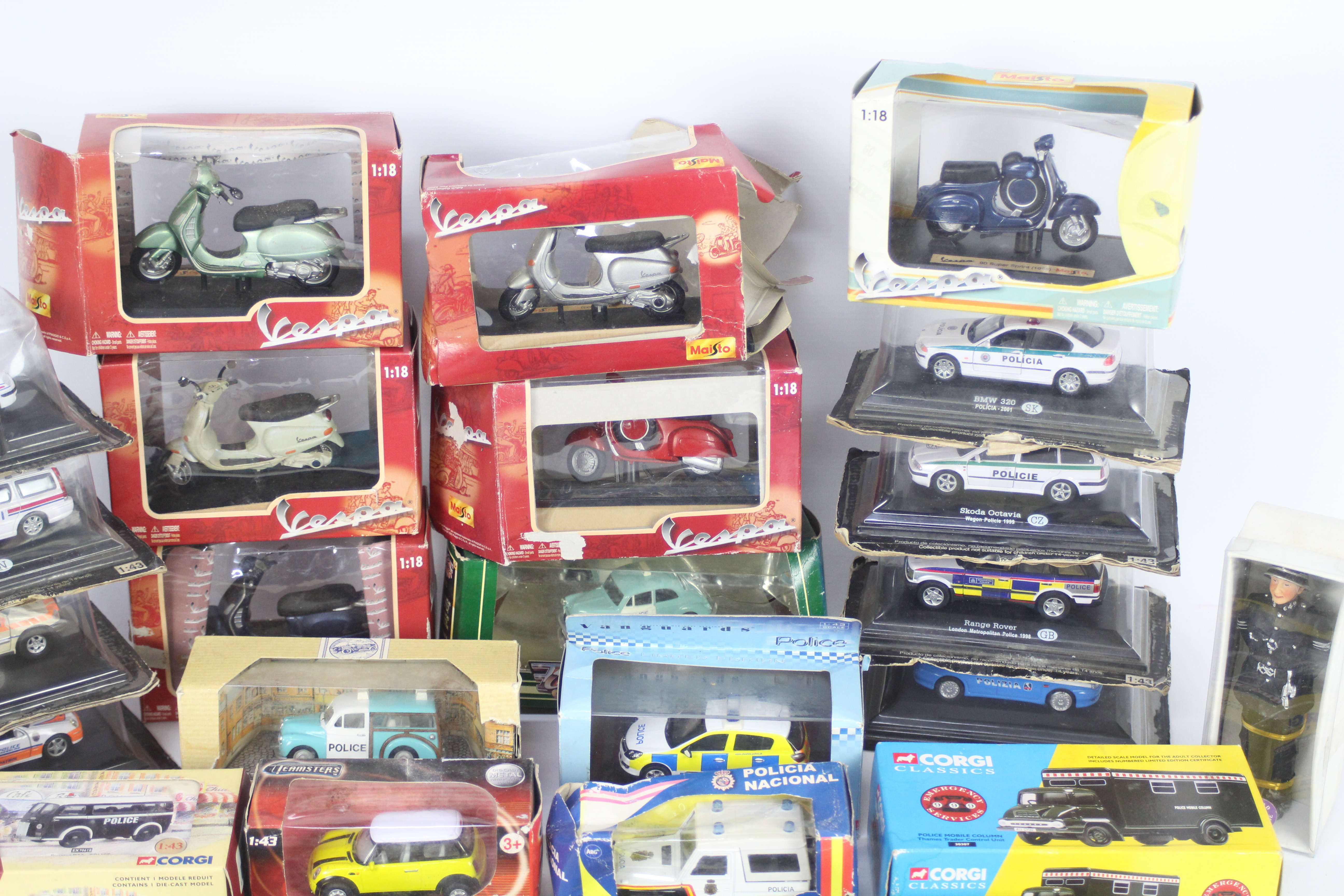 Corgi, Lledo, Maisto, Others - Over 20 boxed diecast mainly police vehicles in various scales. - Image 2 of 3