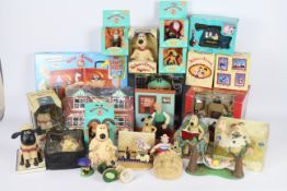 Vivid Imaginations, Aardmann, Other - Over 30 boxed and unboxed Wallace & Gromit toys,