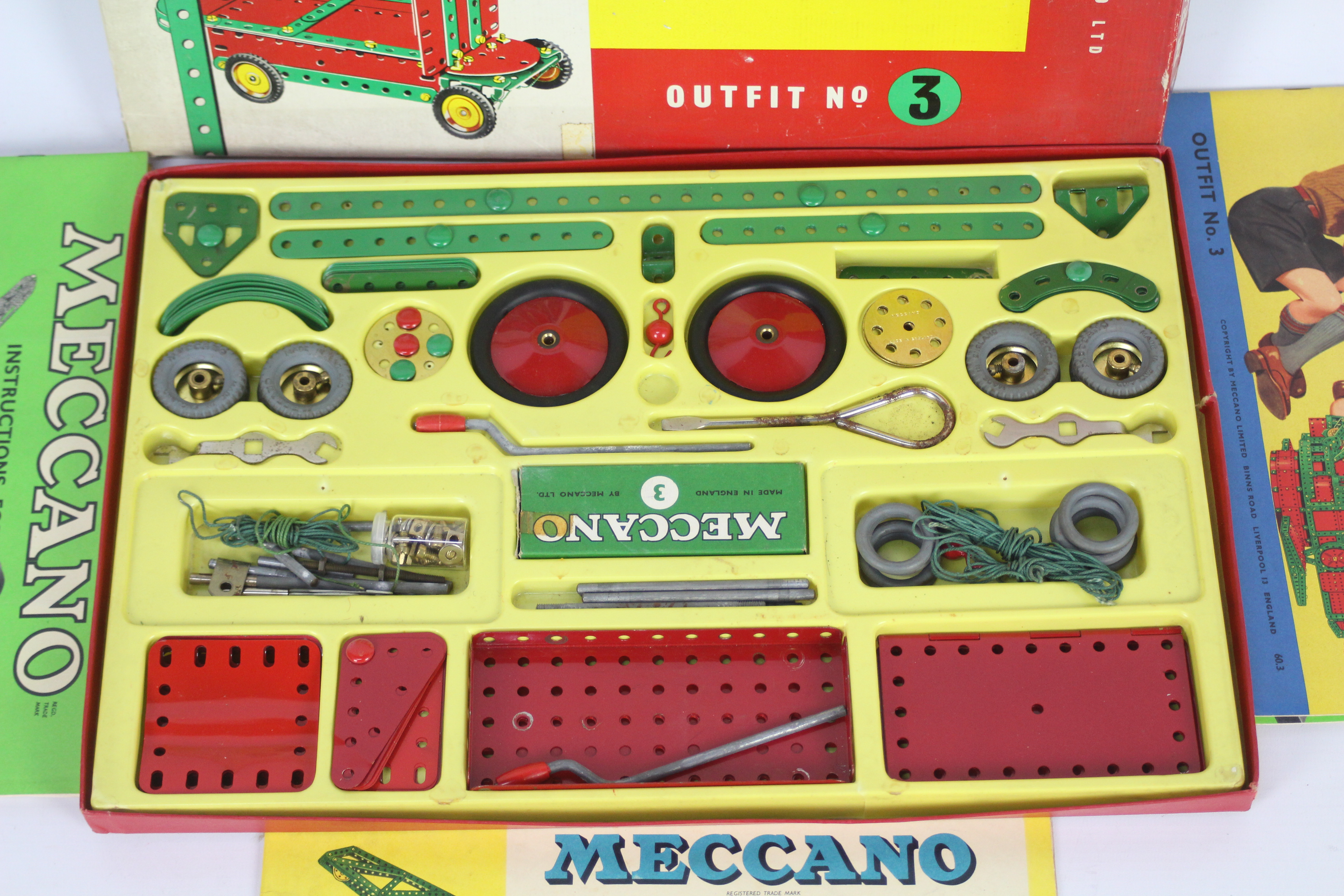 Meccano - A boxed vintage Meccano Outfit No.3. - Image 2 of 2