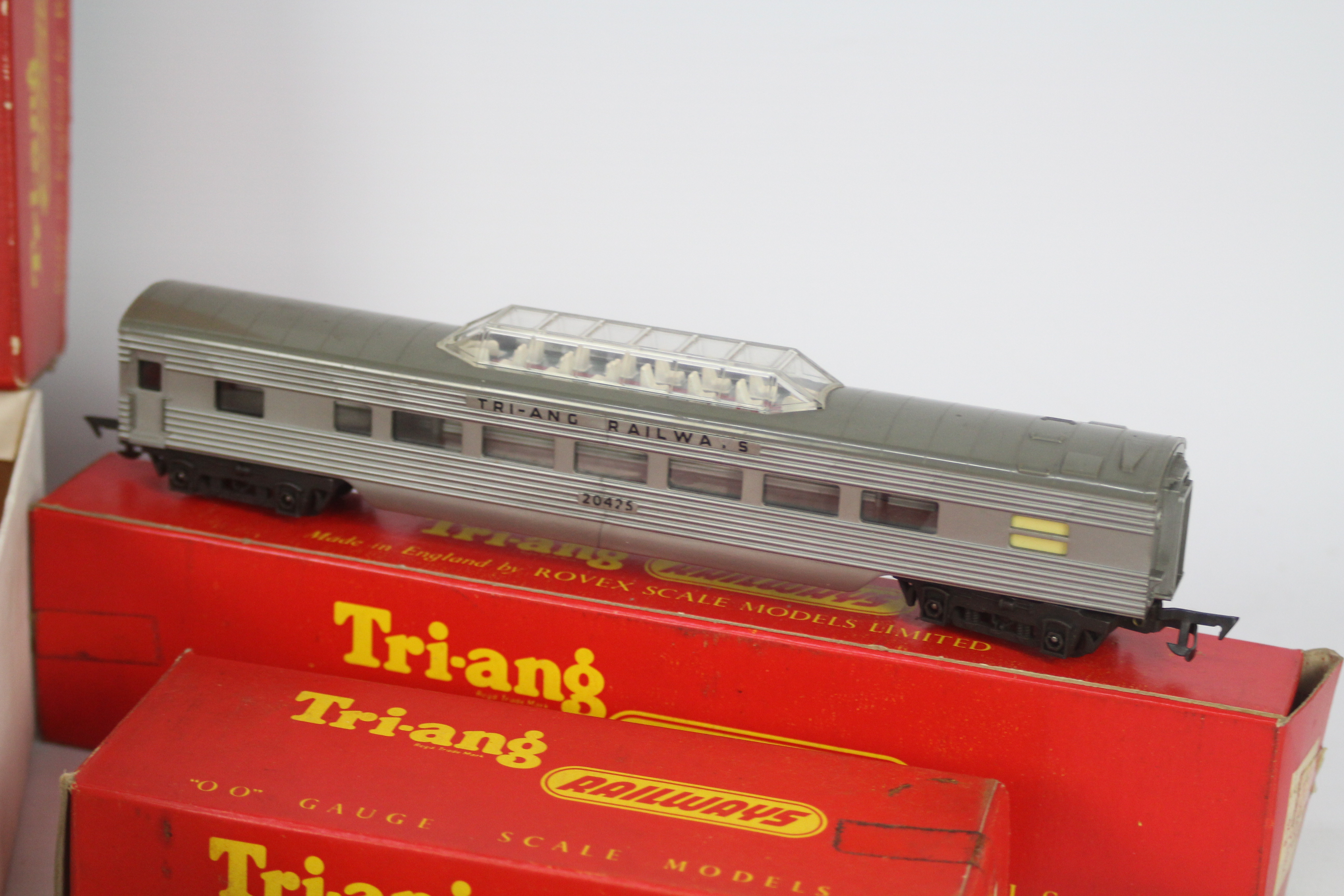 Tri-ang - 4 x boxed items of 00 gauge rolling stock, - Image 4 of 4