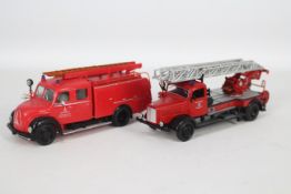 Signature Series - 2 x unboxed Fire Engines in 1:43 scale,