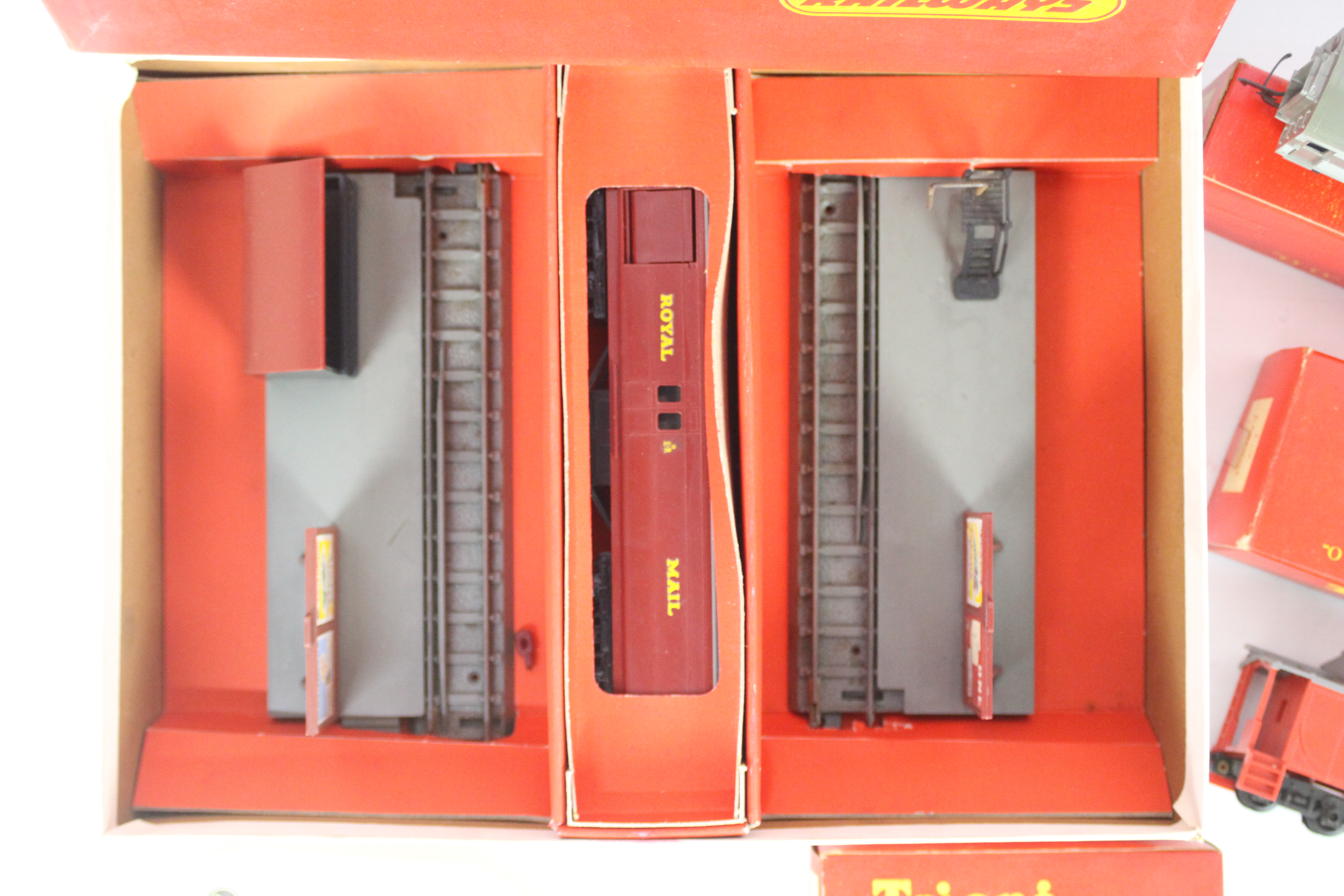 Tri-ang - 4 x boxed items of 00 gauge rolling stock, - Image 2 of 4