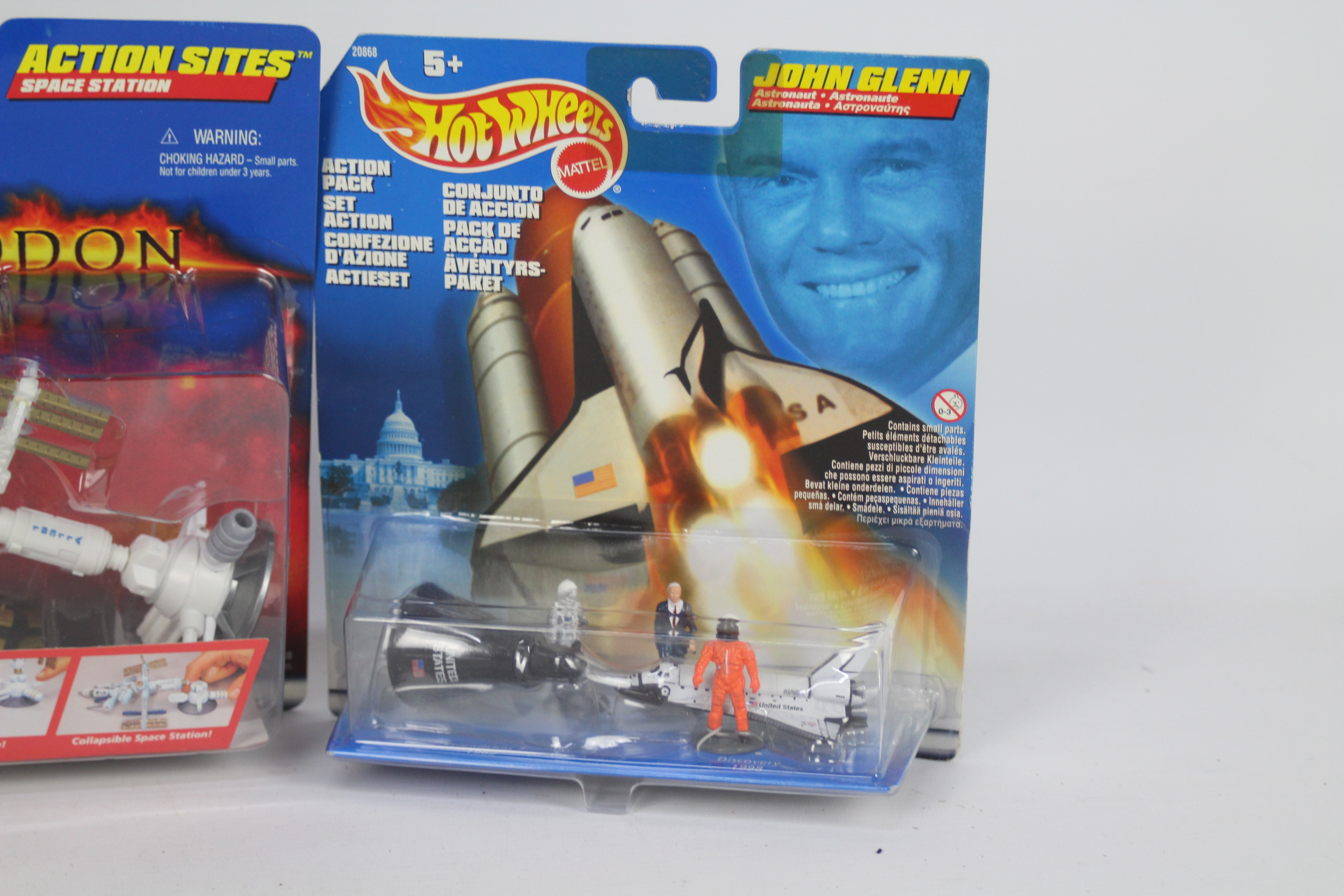 Hot Wheels - 3 x unopened Space related Action Packs, the John Glenn Astronaut set # 20868, - Image 3 of 4