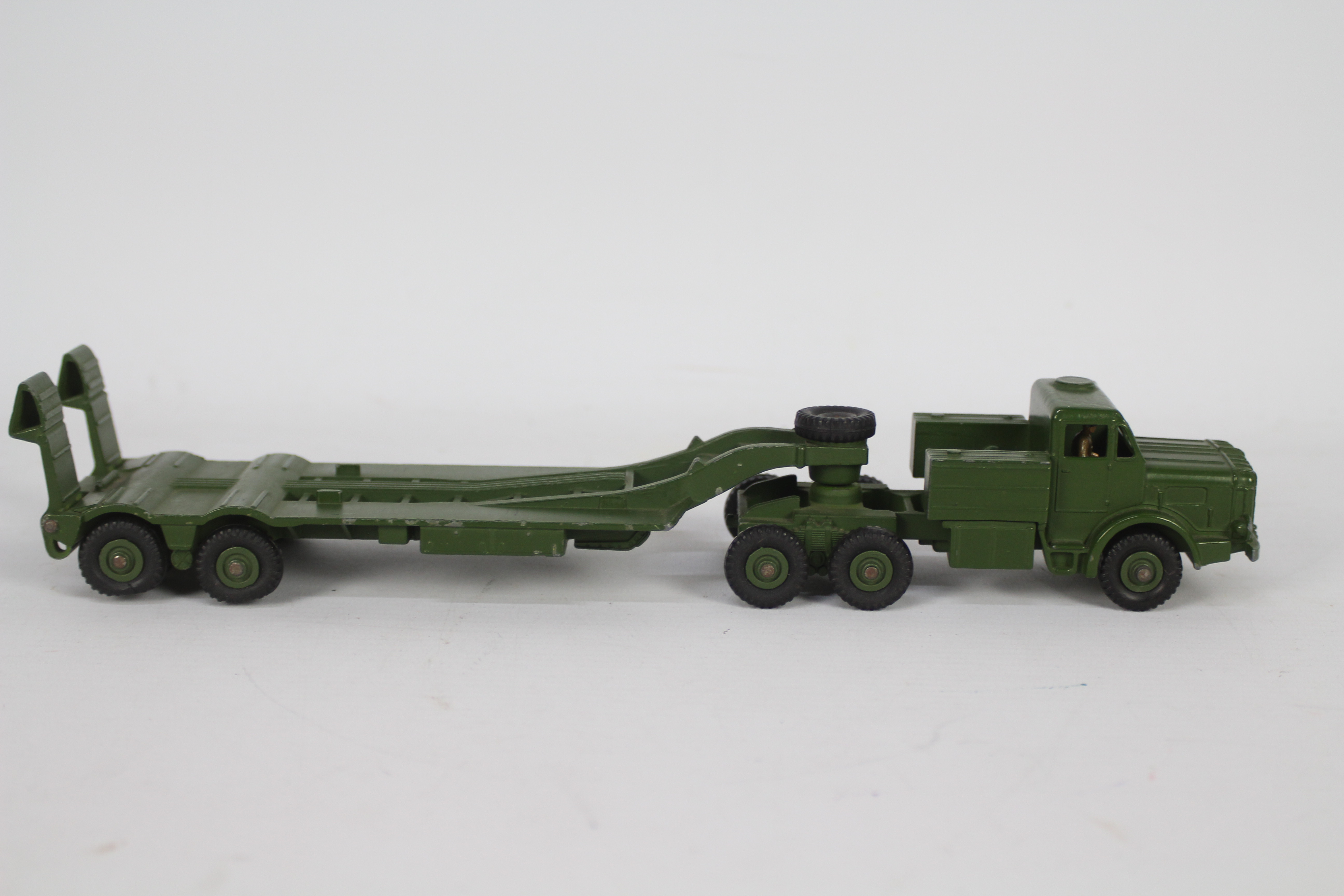 Dinky - A boxed Mighty Antar Tank Transporter # 660. - Image 5 of 6