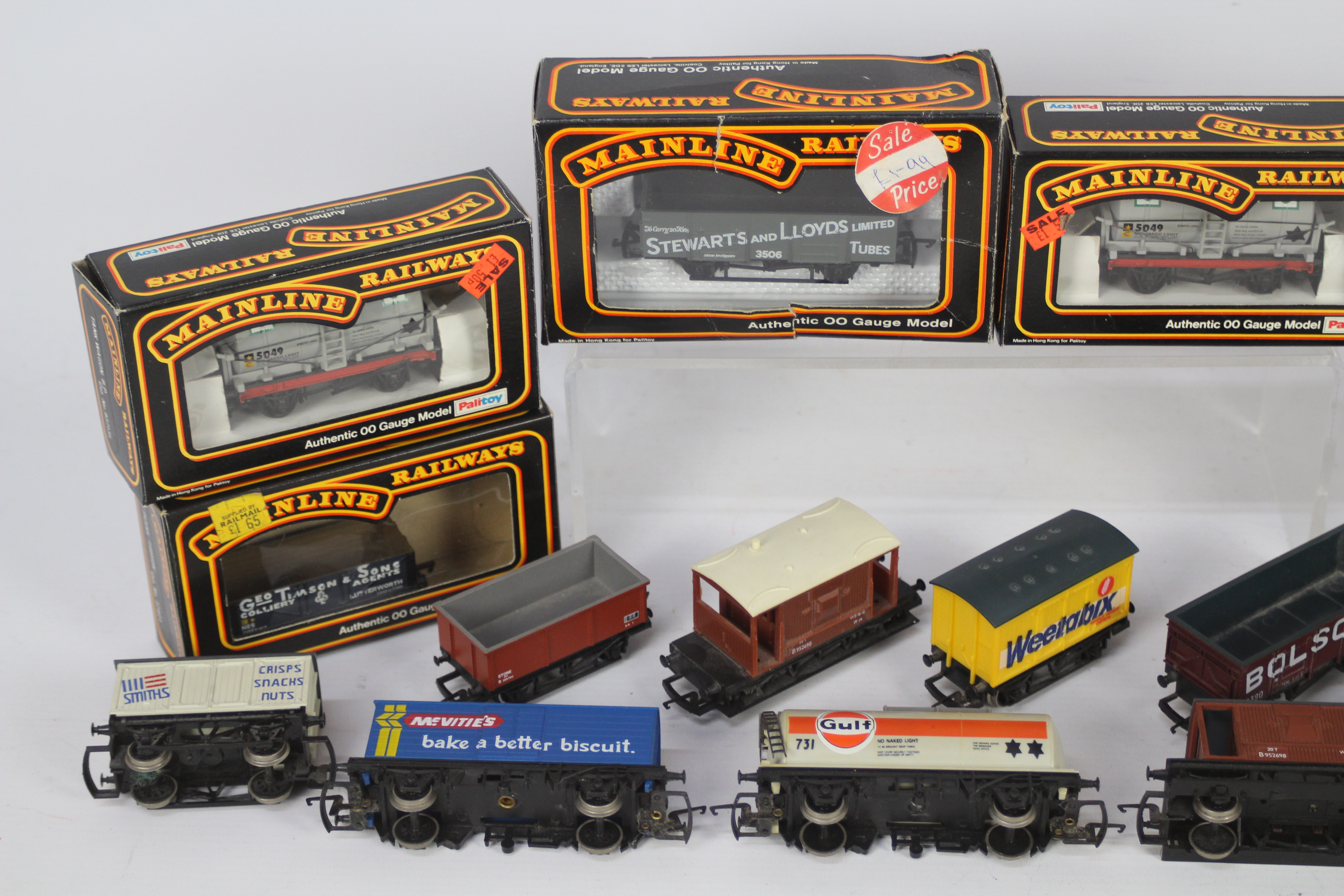 Hornby - Mainline - 15 x 00 gauge wagons, six are boxed. - Image 2 of 3