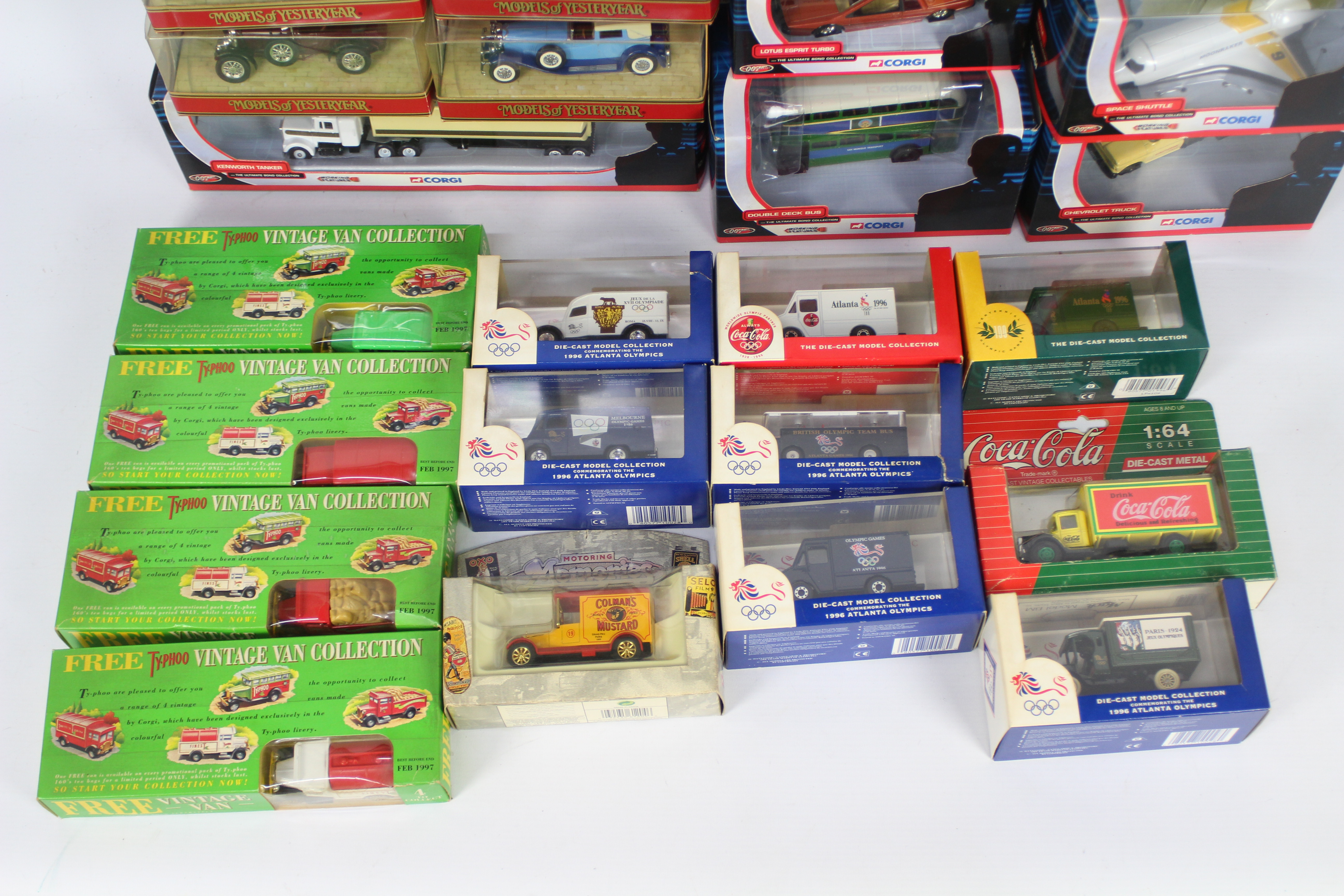 Corgi, Matchbox, Lledo - A collection of over 20 boxed diecast vehicles in various scales. - Image 2 of 3