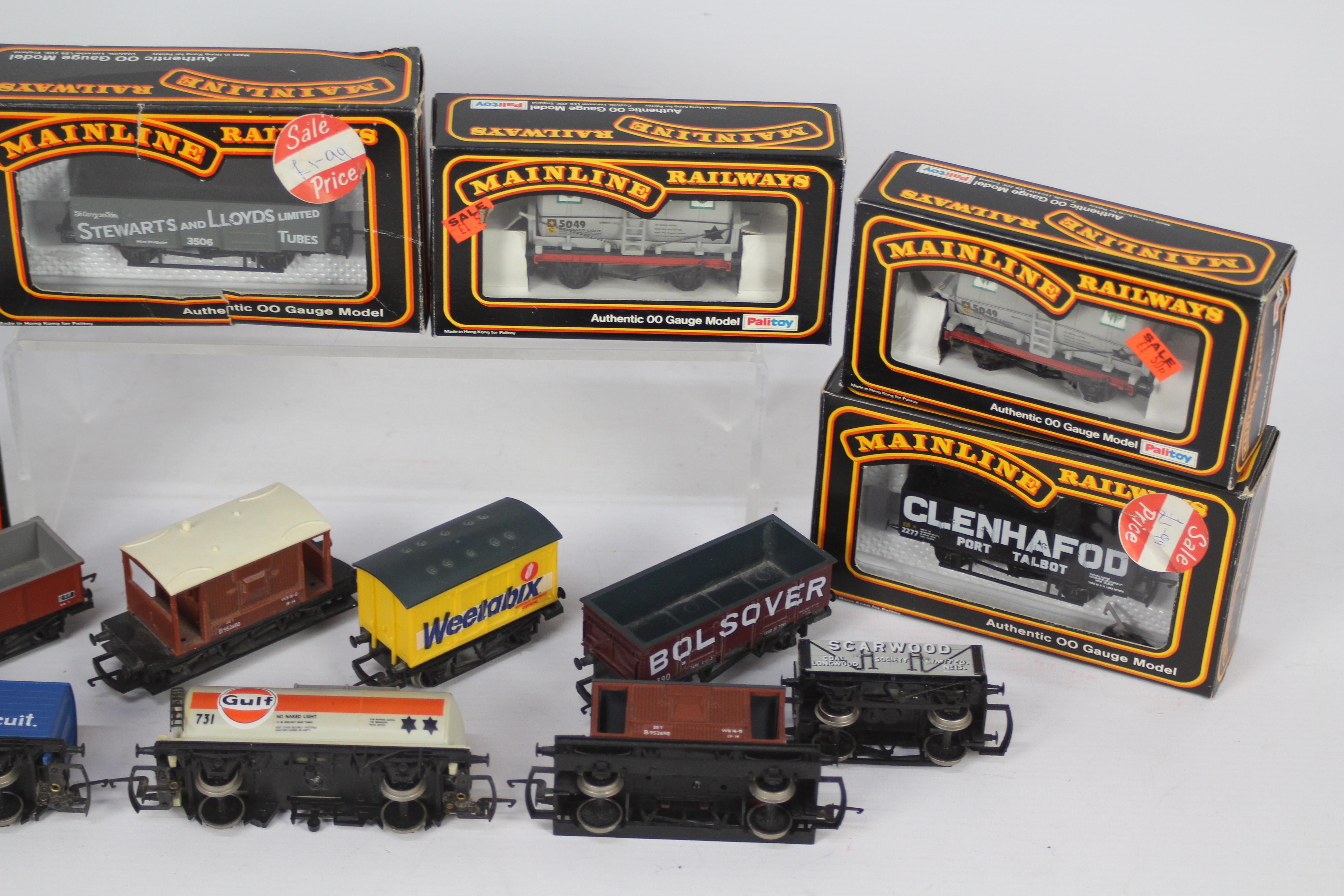 Hornby - Mainline - 15 x 00 gauge wagons, six are boxed. - Image 3 of 3