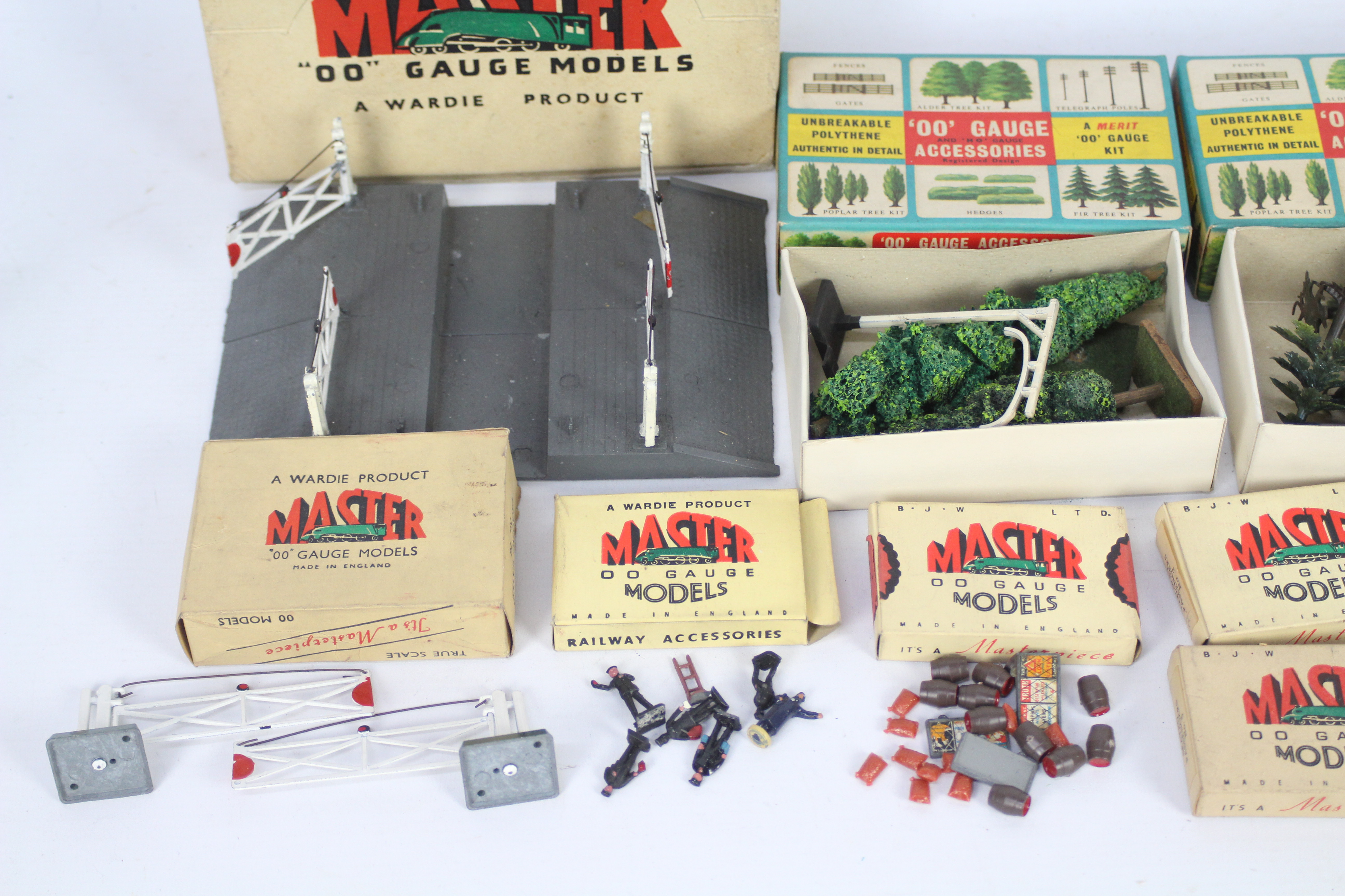 Wardie Master Models - Merit - Dinky - 15 x boxed 00 gauge railway accessories including Level - Image 3 of 4