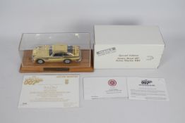 Danbury Mint - A boxed 1:24 scale 'The Special Edition James Bond 007 Aston Martin DB5' by Danbury