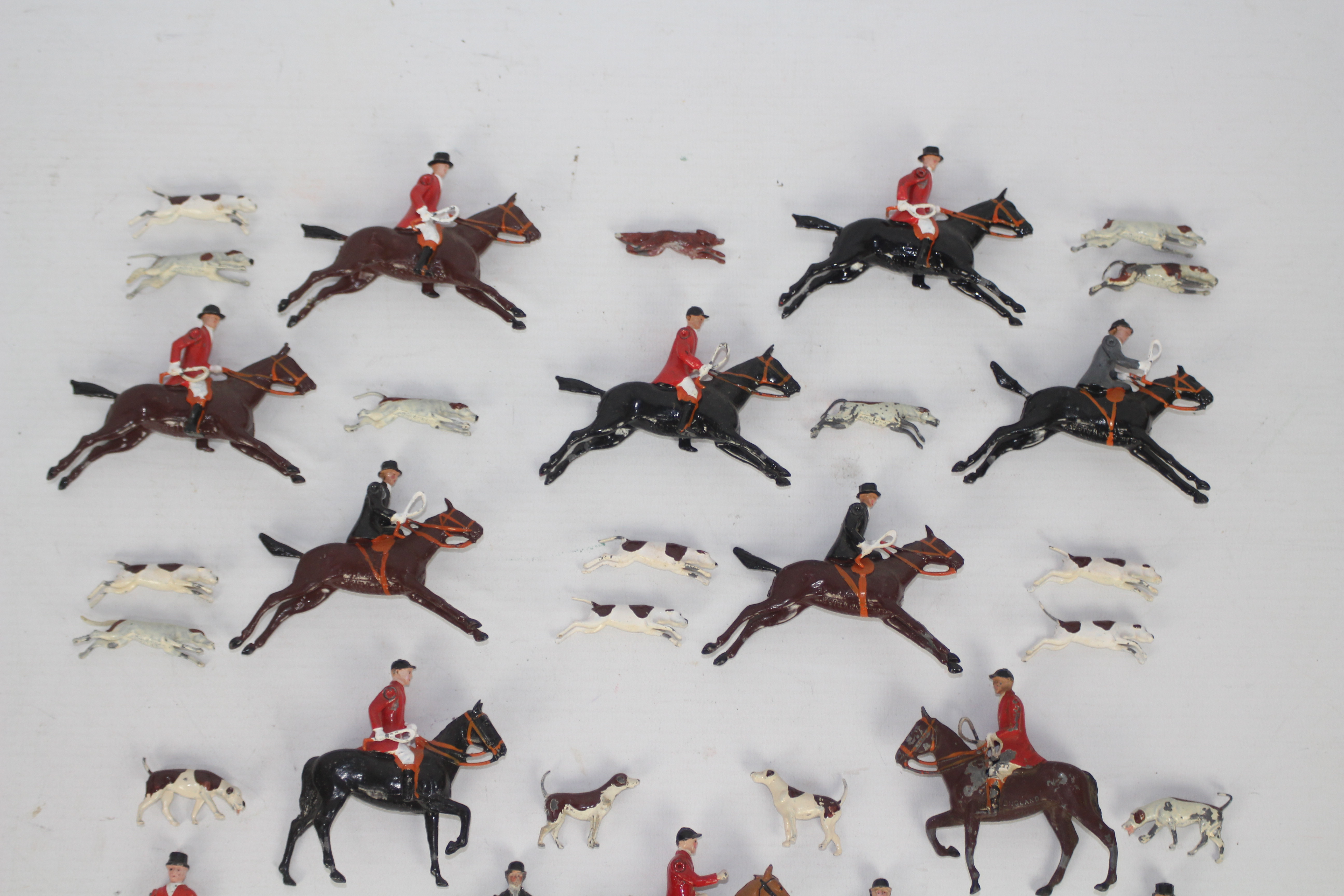 Britains - An unboxed Britains Hunt Series Set #236 'Hunt Display Set '. - Image 3 of 11