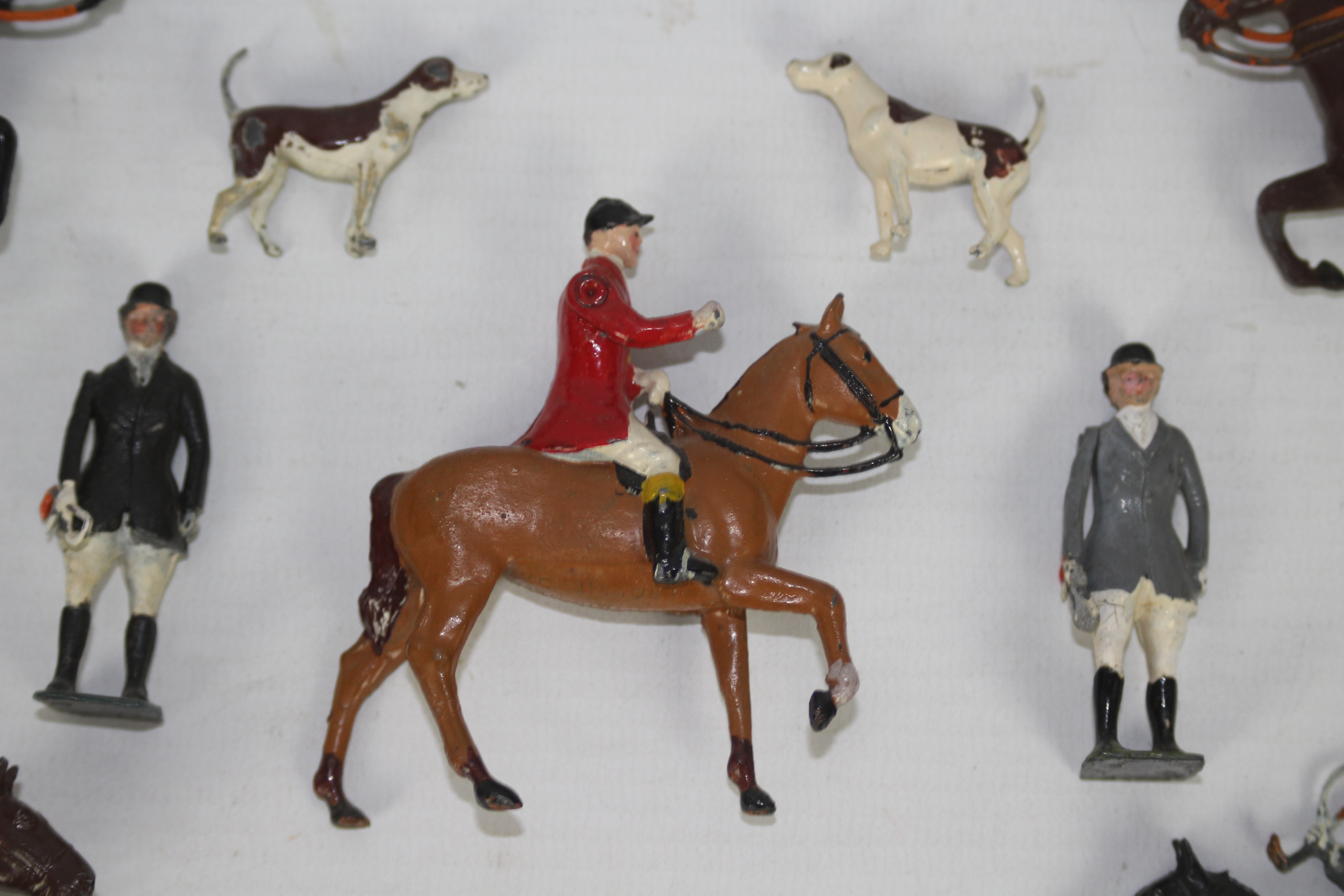 Britains - An unboxed Britains Hunt Series Set #236 'Hunt Display Set '. - Image 4 of 11