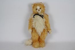 Pam Howells - A 1 of 1 hand crafted fully jointed cat made by Pam Howells in Lincolnshire.