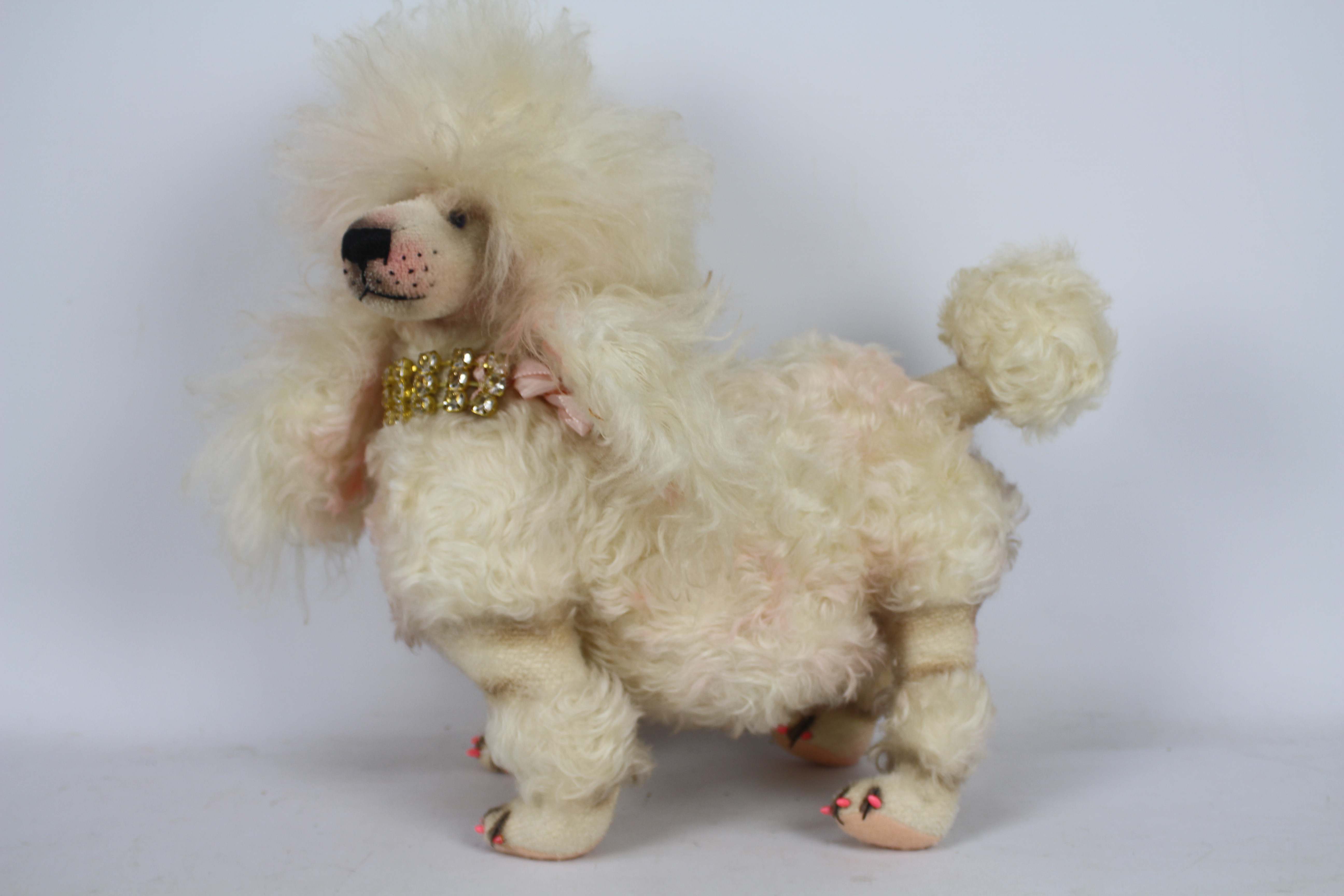 Susan Tautlinger - A mohair miniature Poodle with jointed head made by Susan Tautlinger. - Image 3 of 3