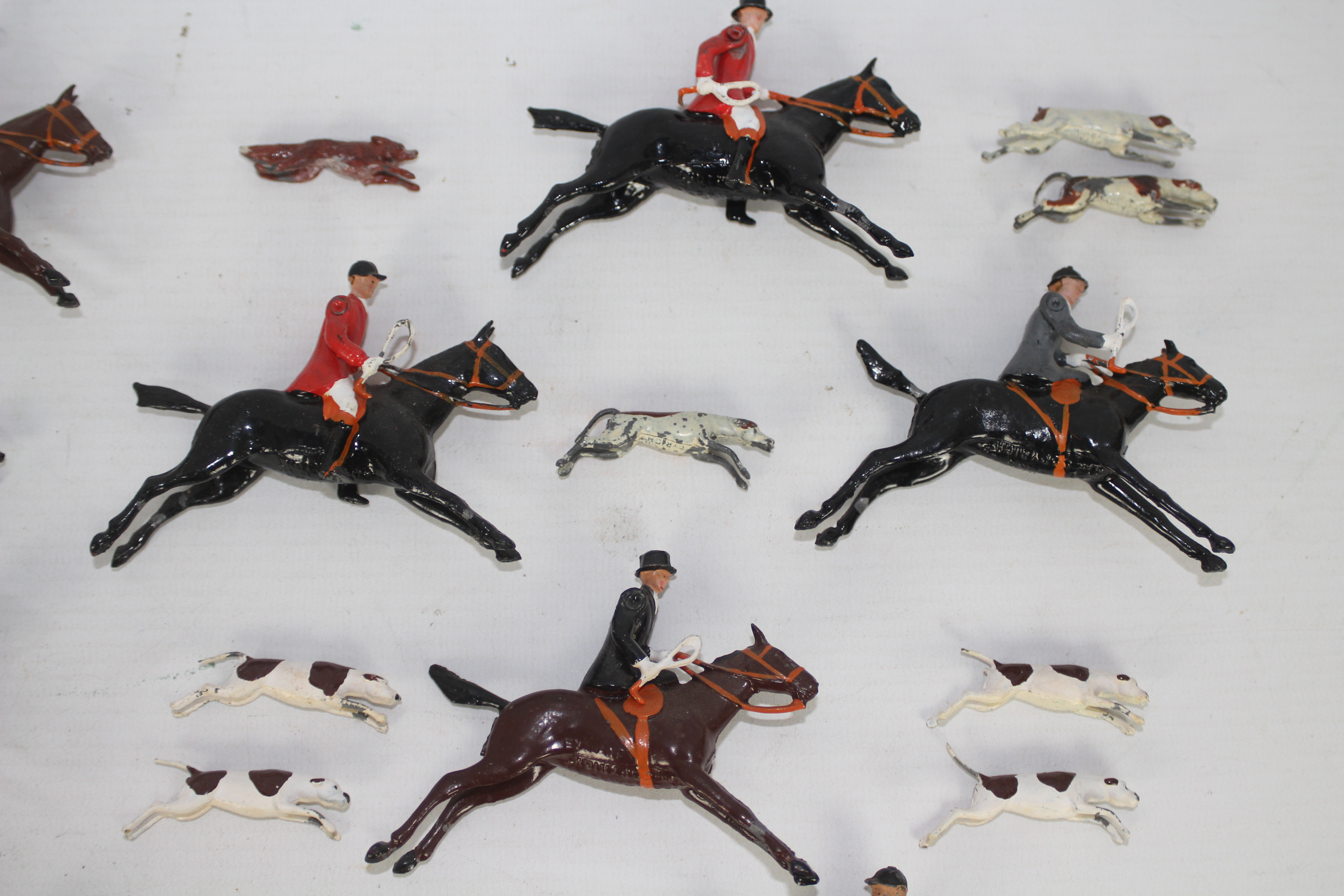 Britains - An unboxed Britains Hunt Series Set #236 'Hunt Display Set '. - Image 7 of 11